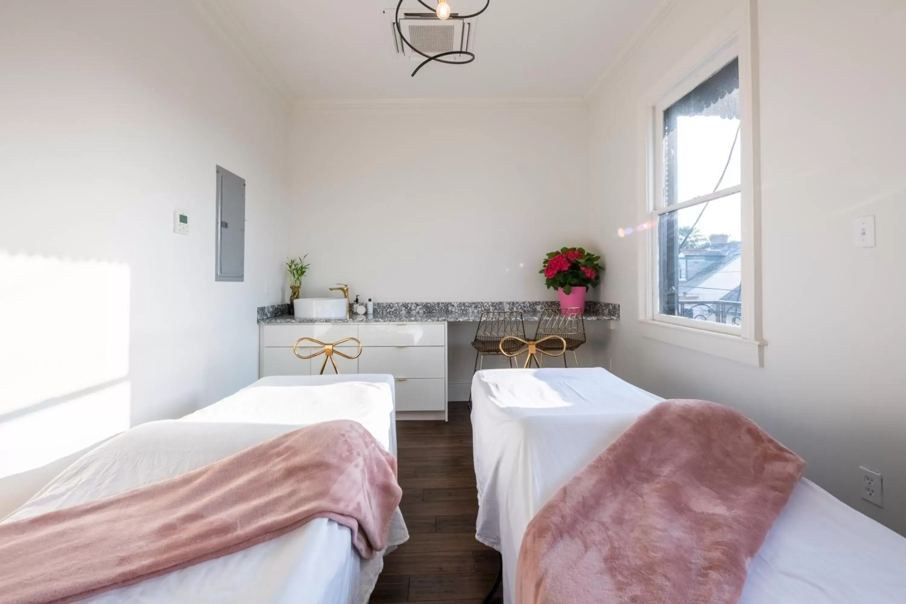 Spa and wellness centre/facilities, Bed in Serenity in the Marigny