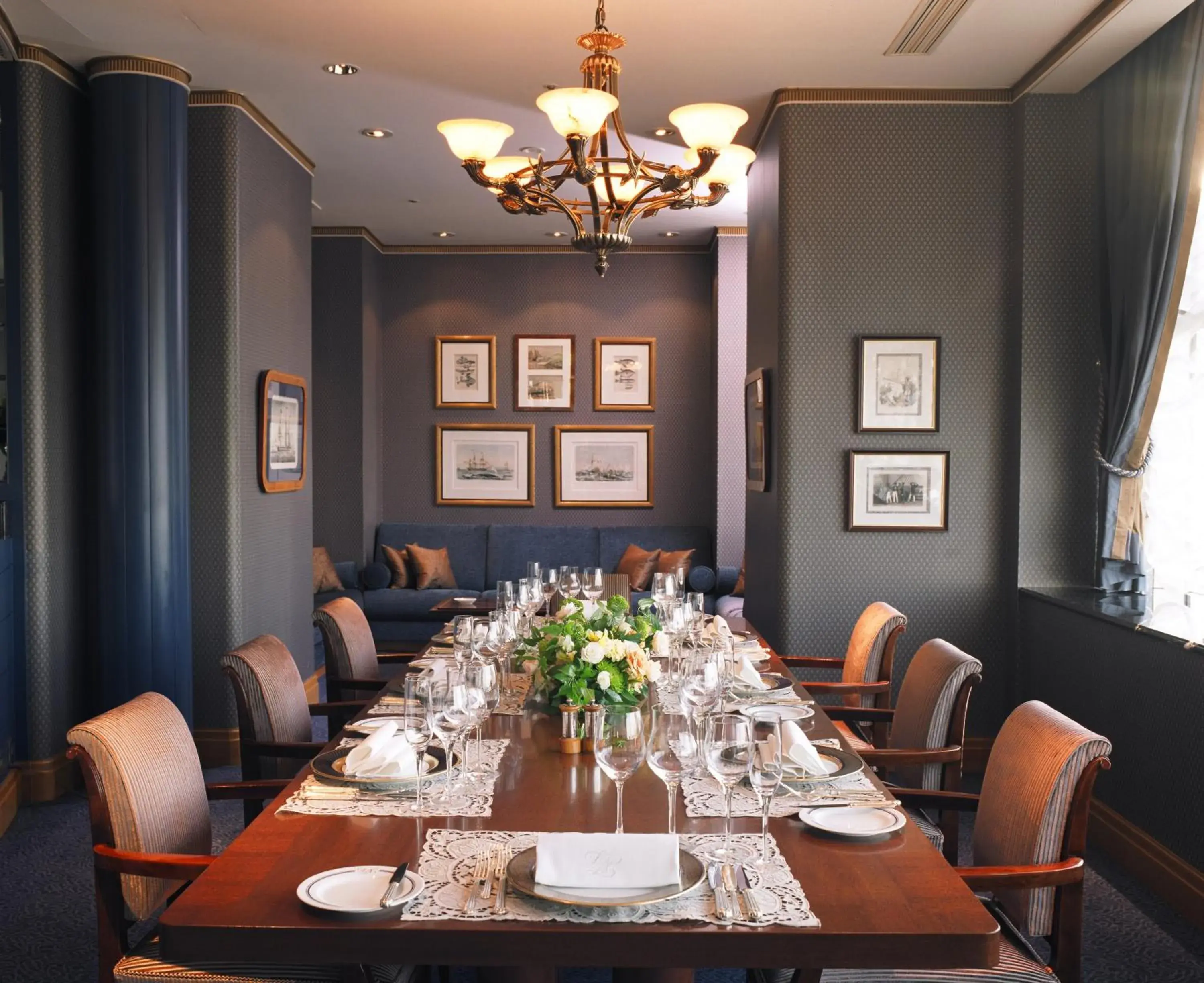 Restaurant/places to eat in Hotel New Grand Restaurant/places to eat in Hotel New Grand