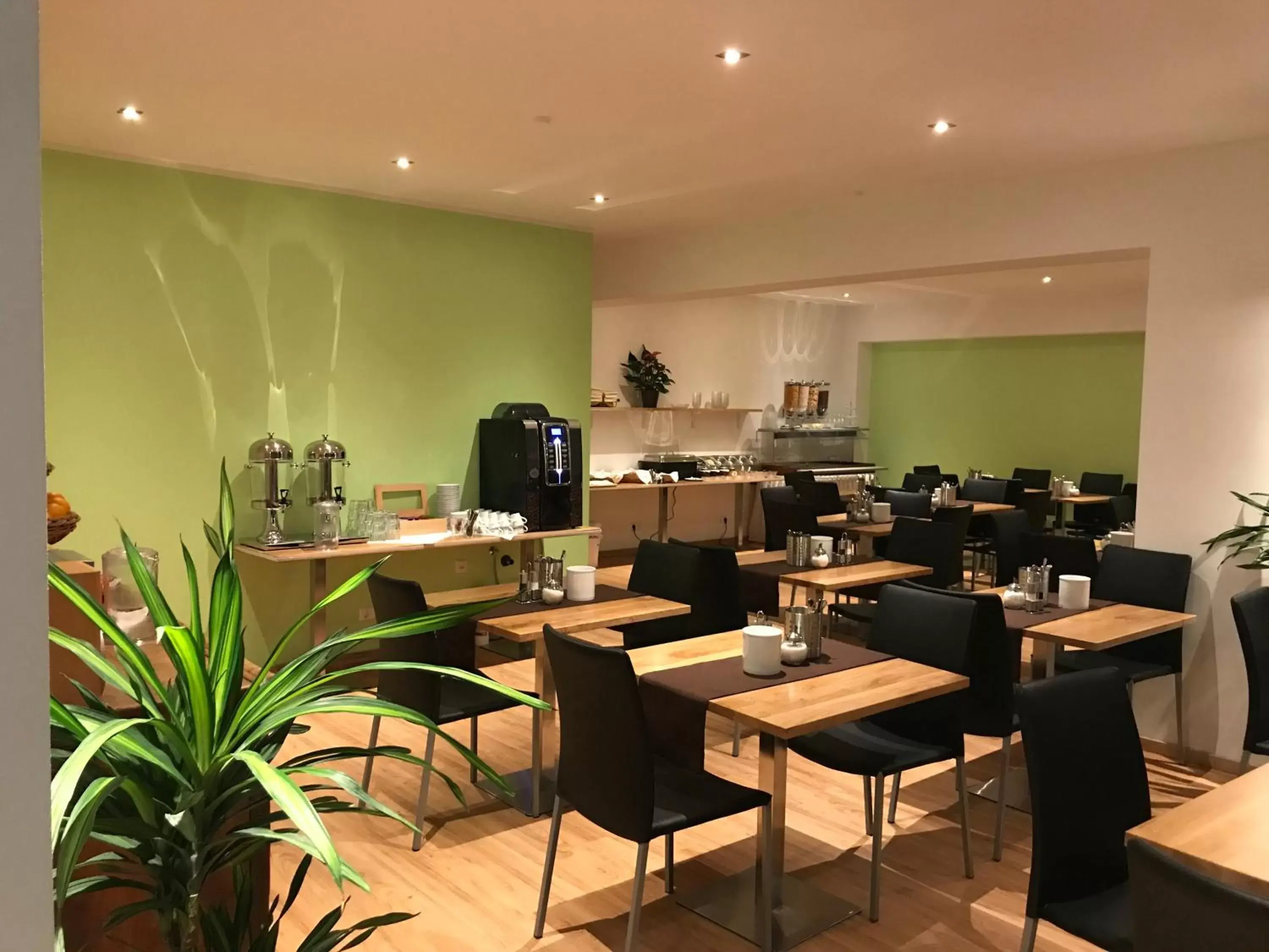 Budget Twin Room in Montagehotel Living@Linz Budget Twin Room in Montagehotel Living@Linz