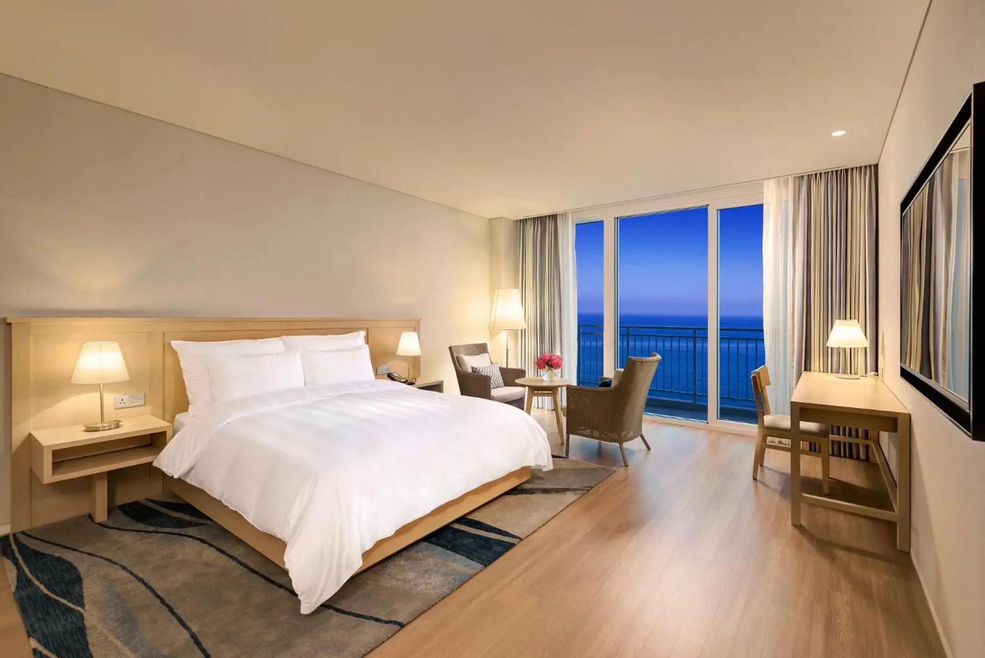 Deluxe Double Room in Lotte Resort Sokcho