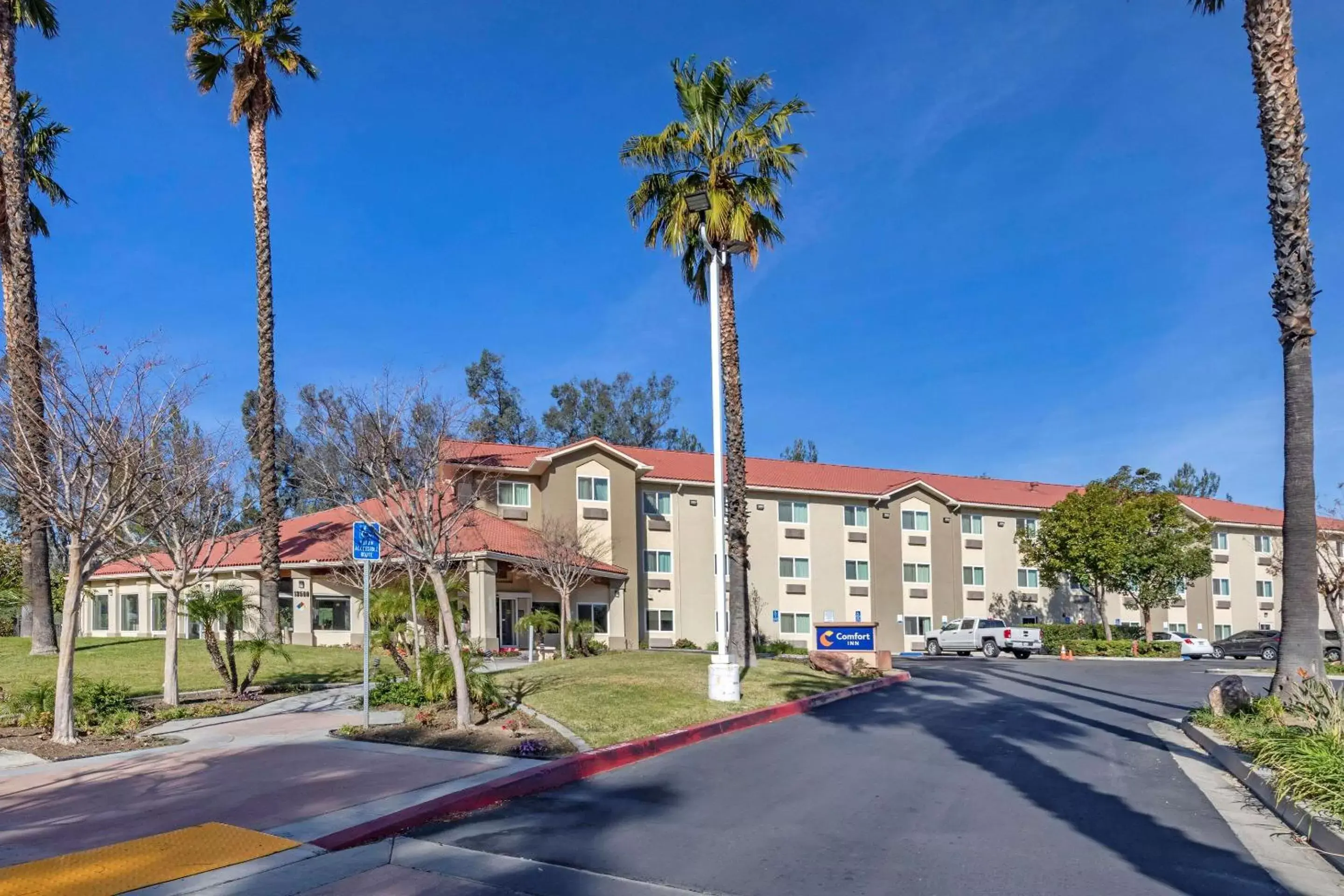 Property Building in Comfort Inn Fontana