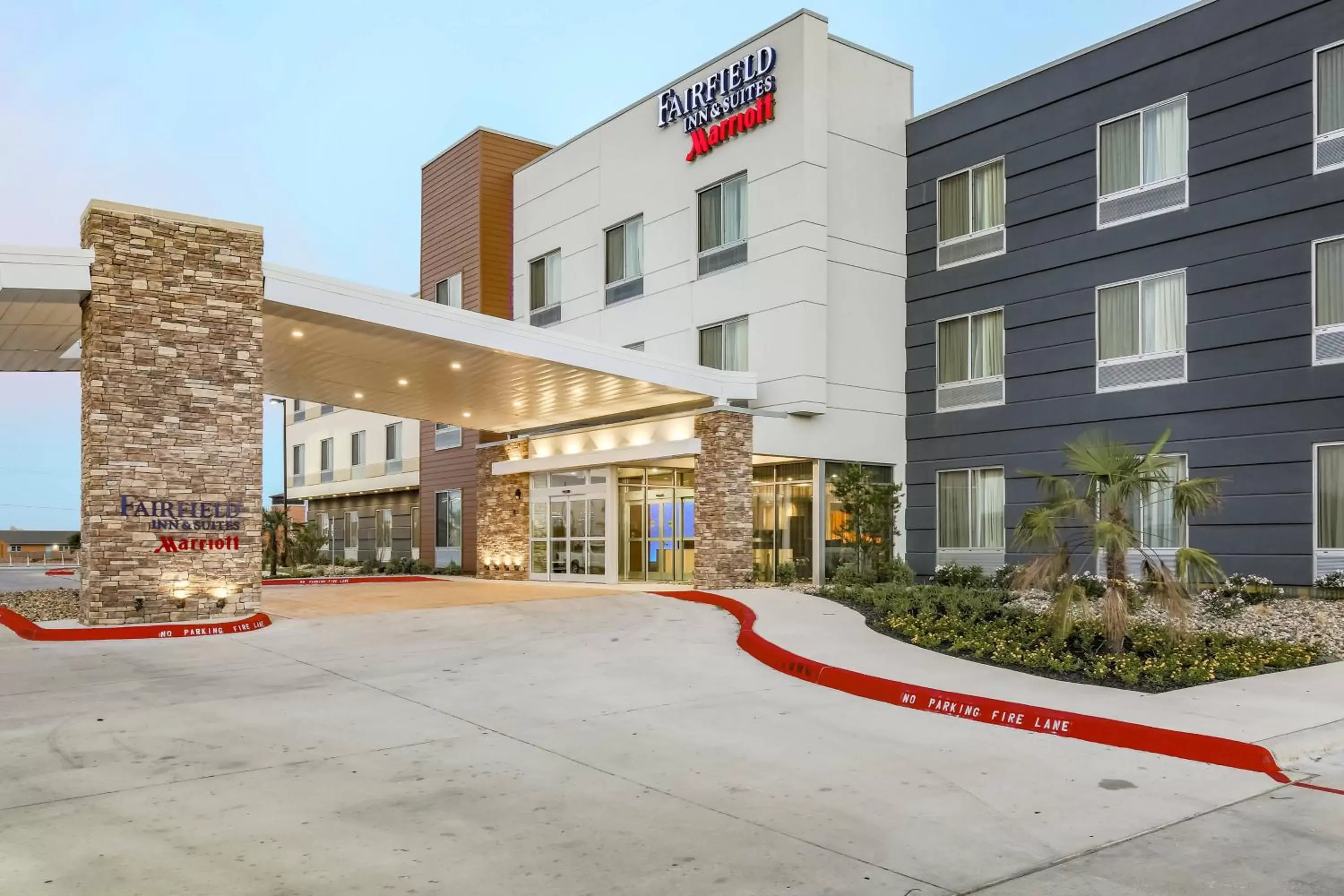 Property Building in Fairfield Inn & Suites by Marriott Snyder