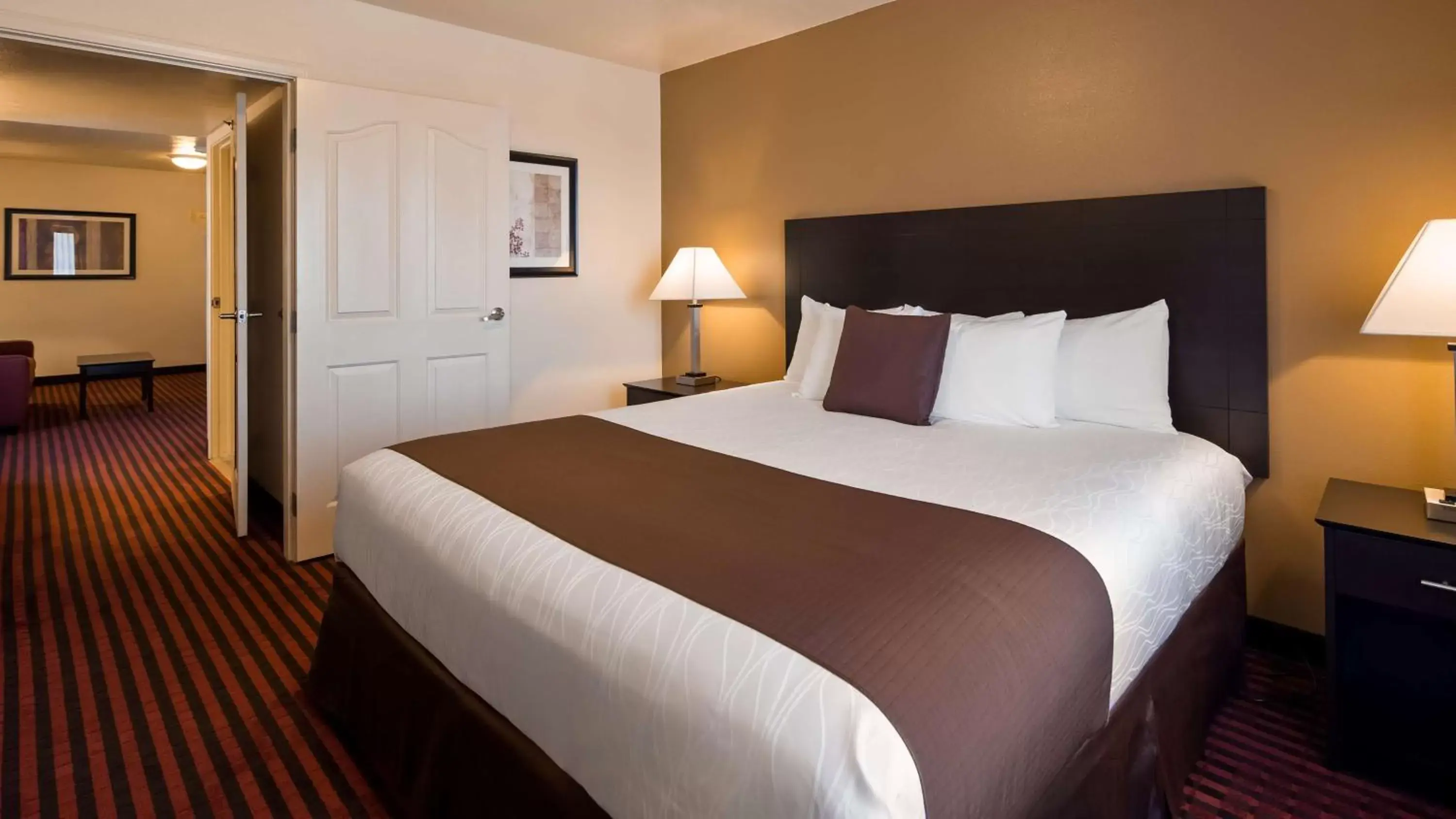 Photo of the whole room, Bed in Best Western Plus Salinas Valley Inn & Suites