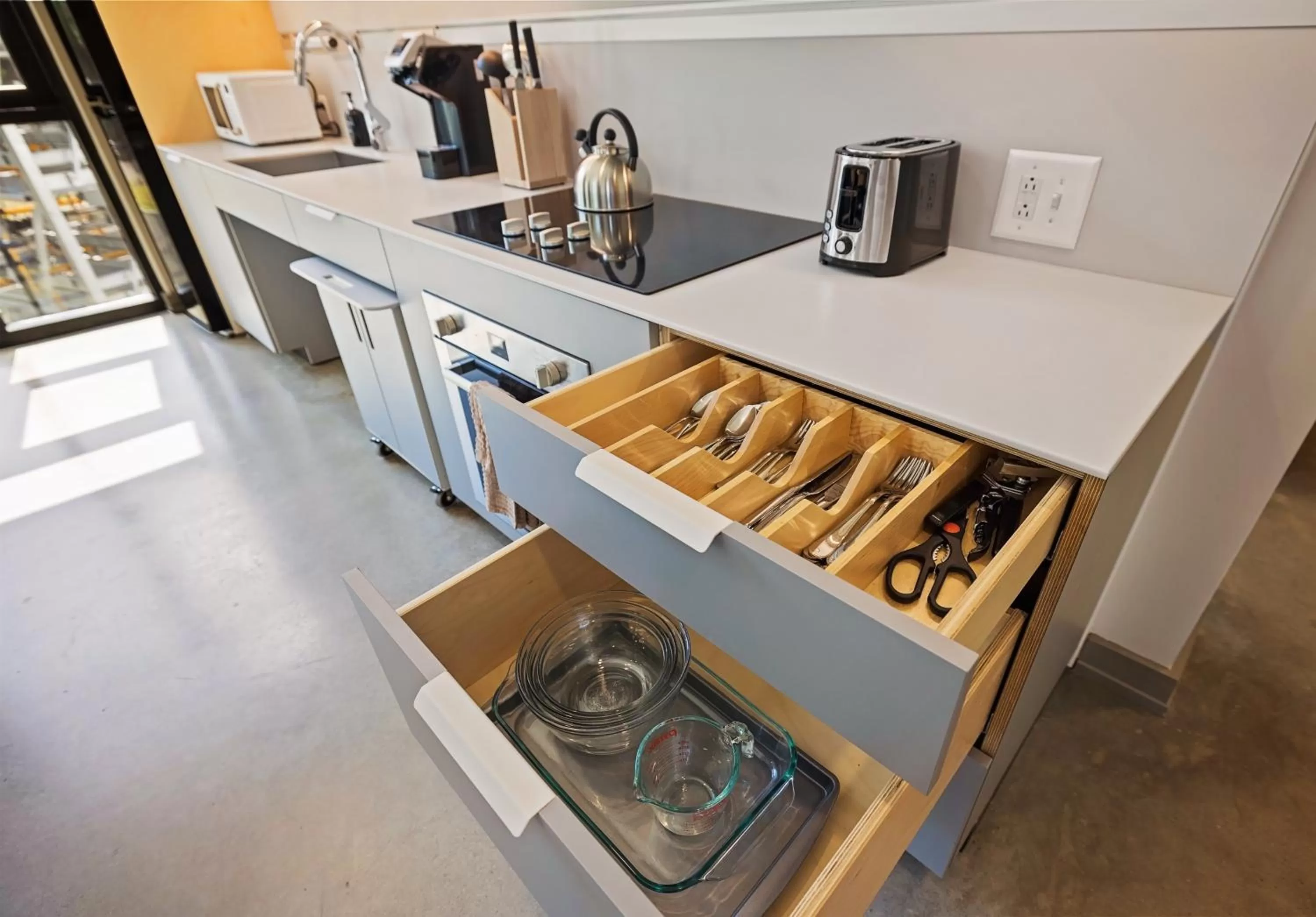 Kitchen or kitchenette in Placemakr Wedgewood-Houston - South Nashville