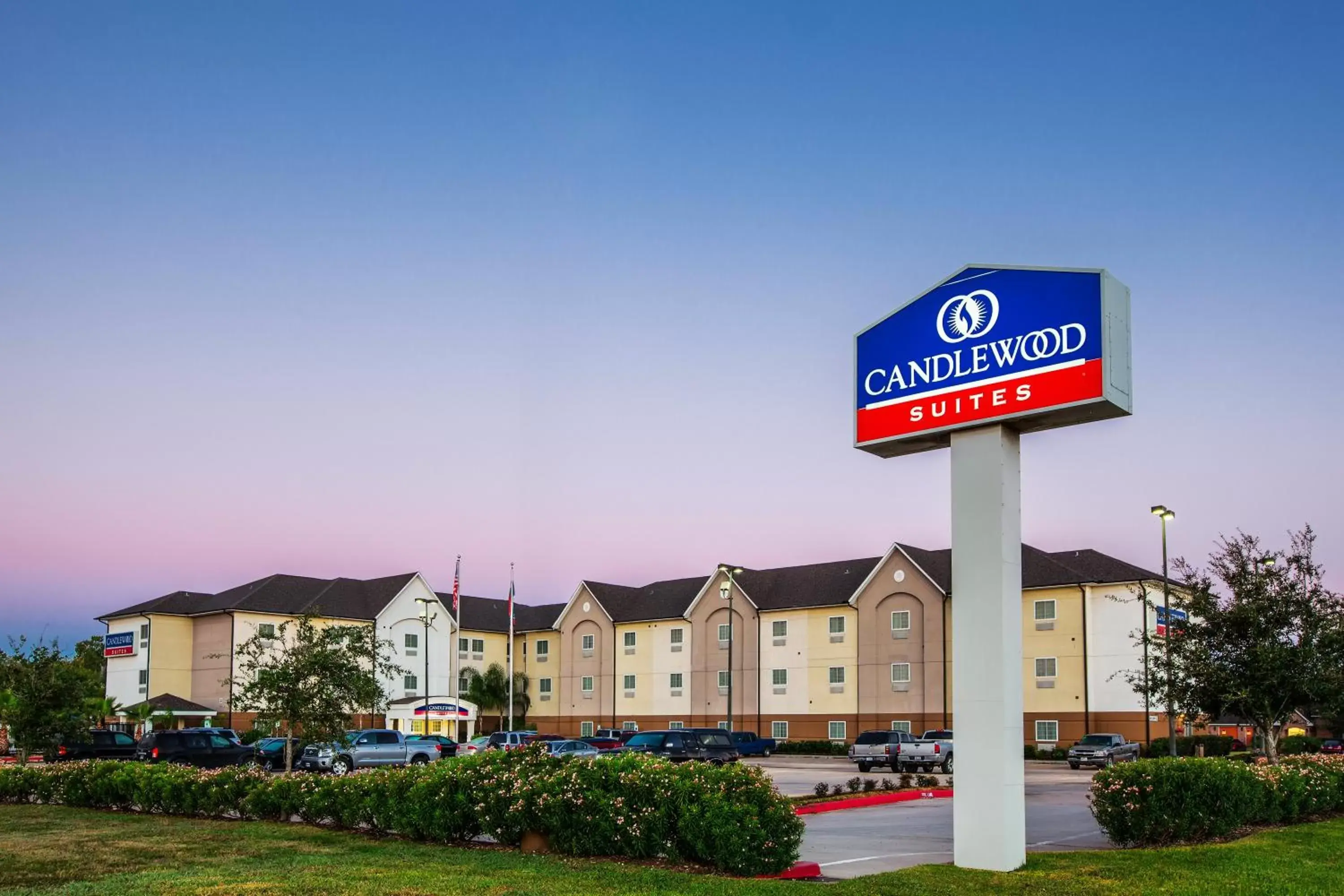 Property building in Candlewood Suites Lake Jackson, an IHG Hotel