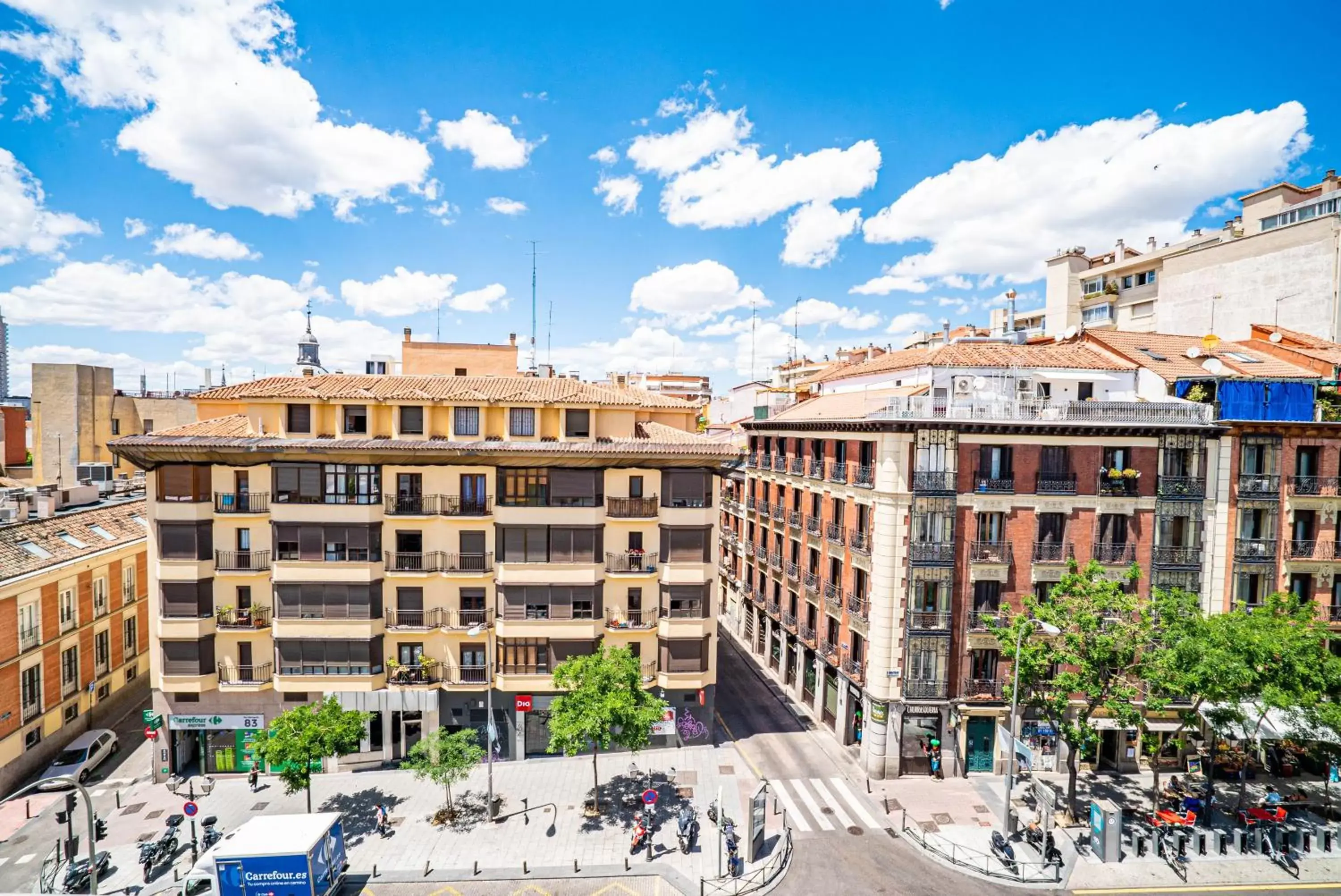 Property Building in SmartRental Madrid Gran Via Apartments