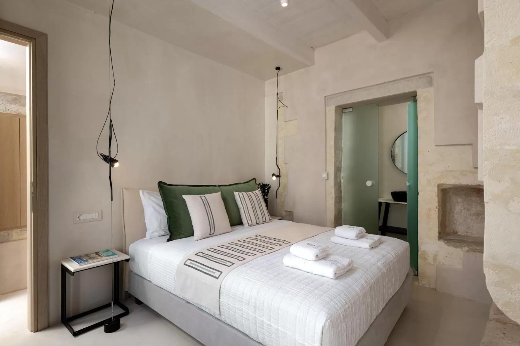 Bed in Sutor Chic Manor hotel