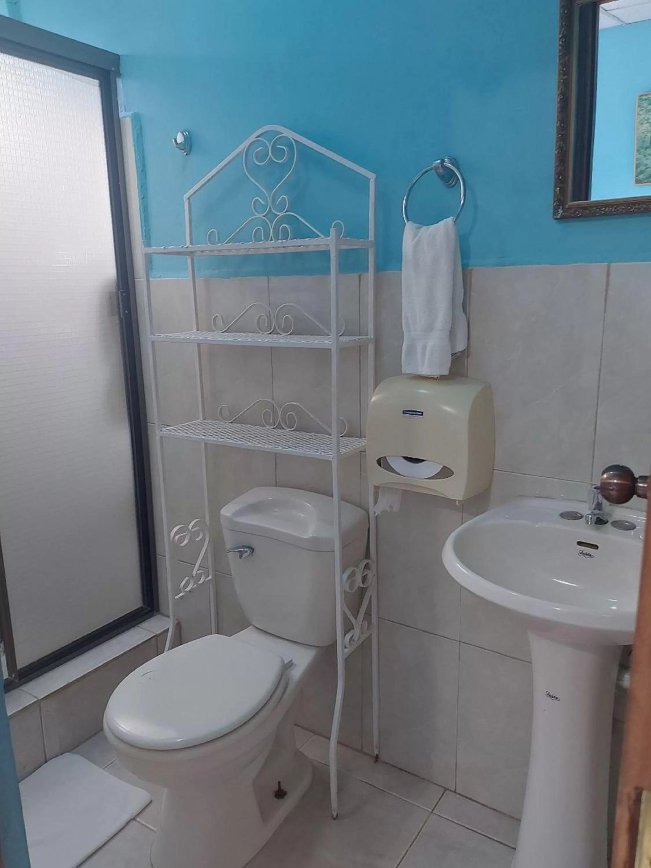 Toilet in Hotel Vista Mar