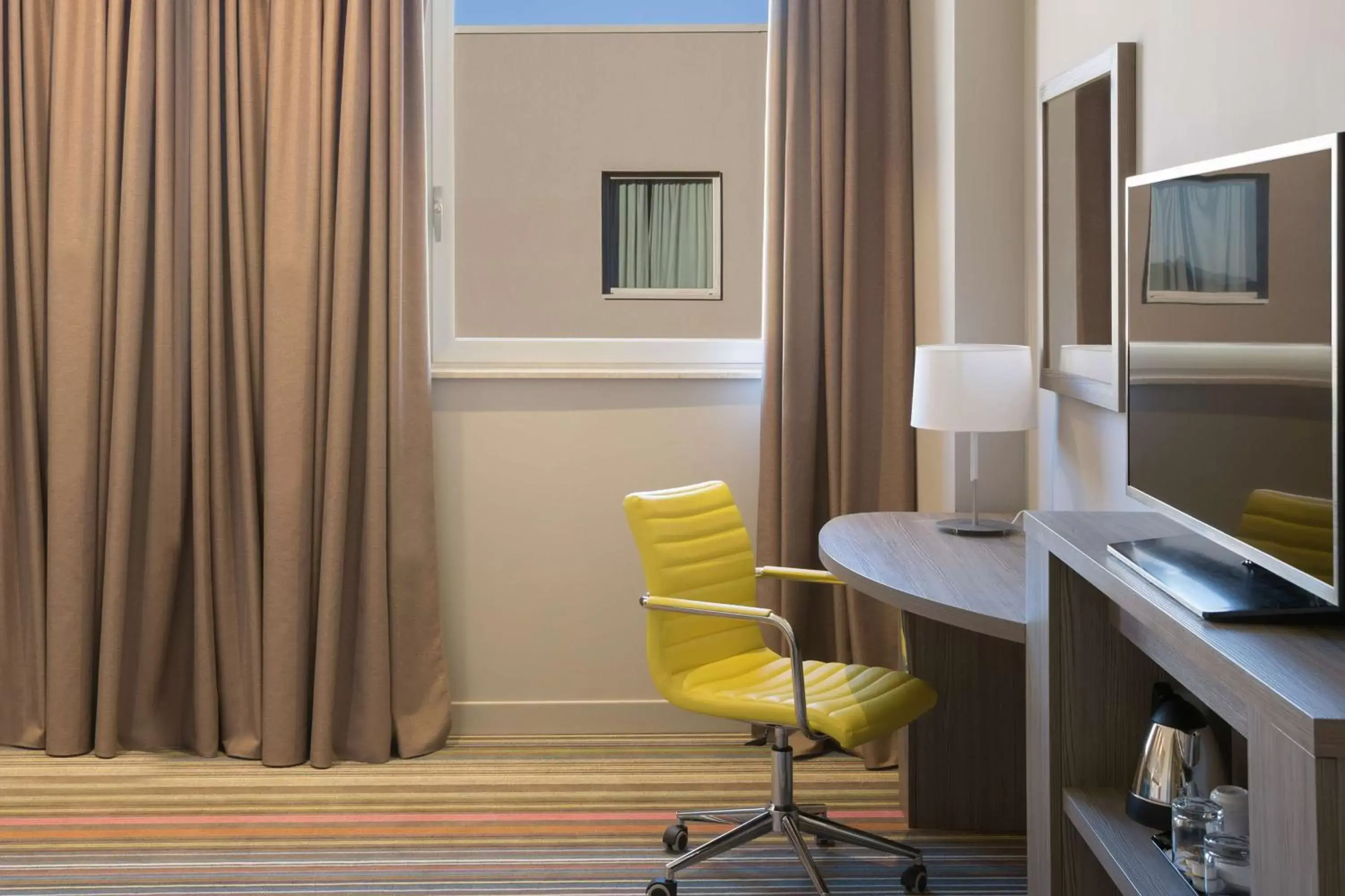 Bedroom, Seating Area in Hampton By Hilton Rome East