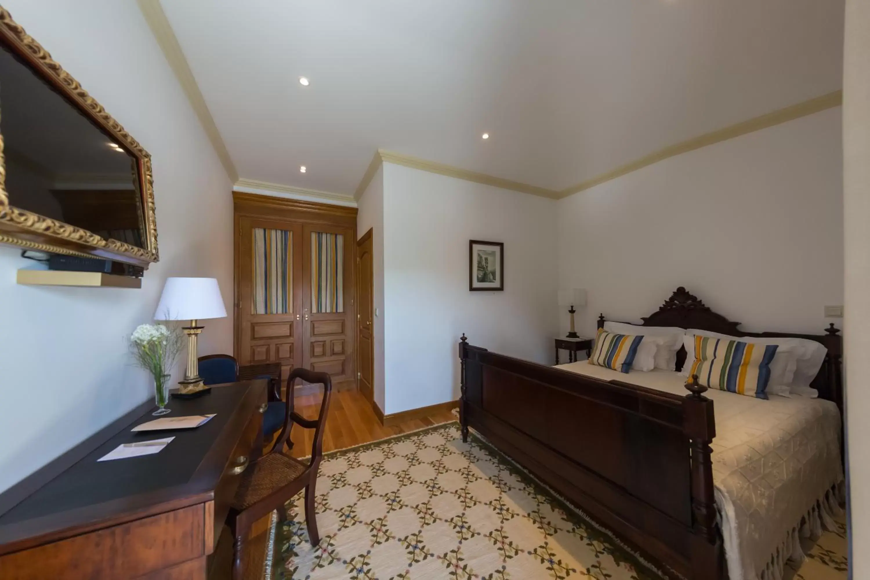 Photo of the whole room, TV/Entertainment Center in Casa de São Domingos