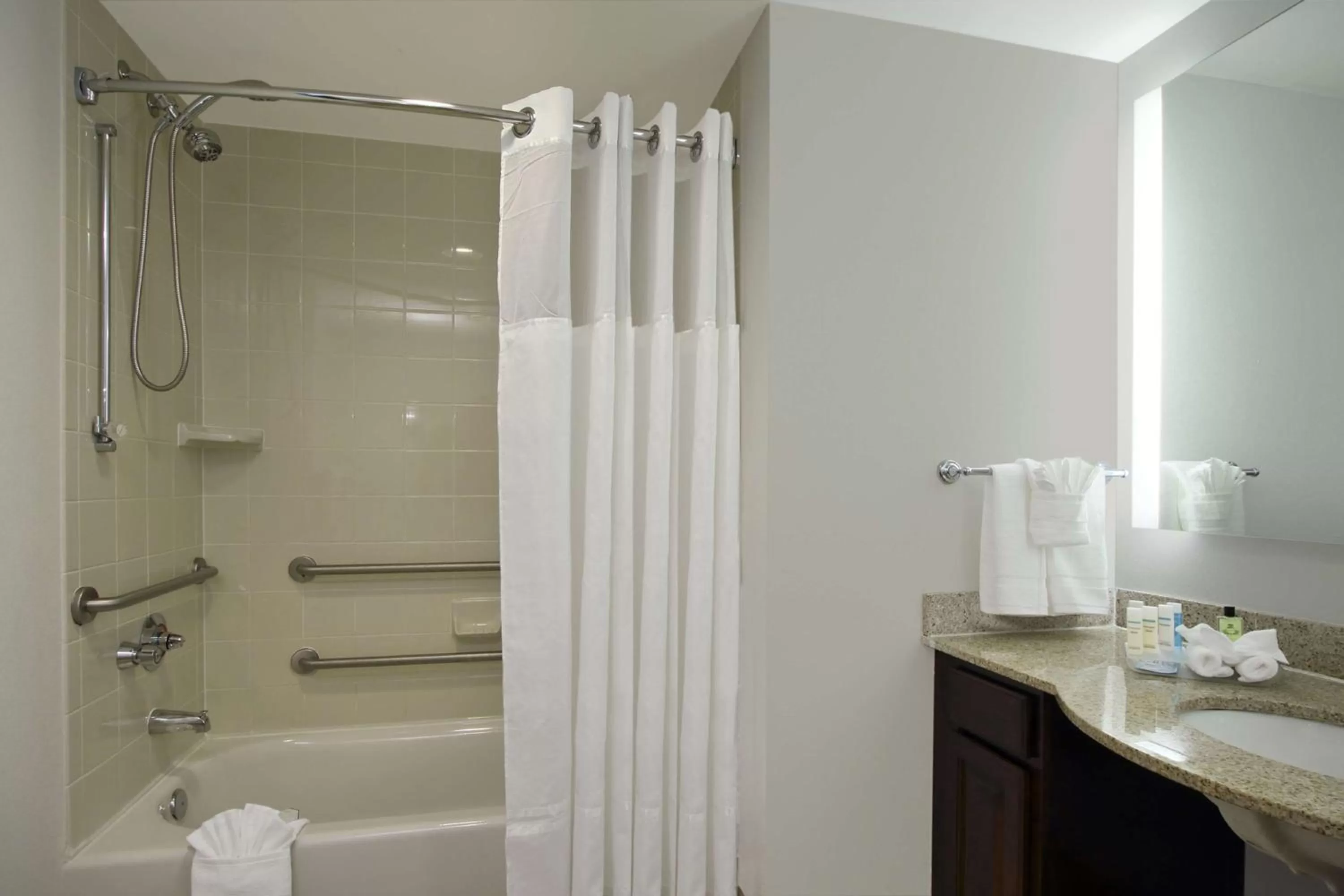 Bathroom in Homewood Suites by Hilton Miami - Airport West