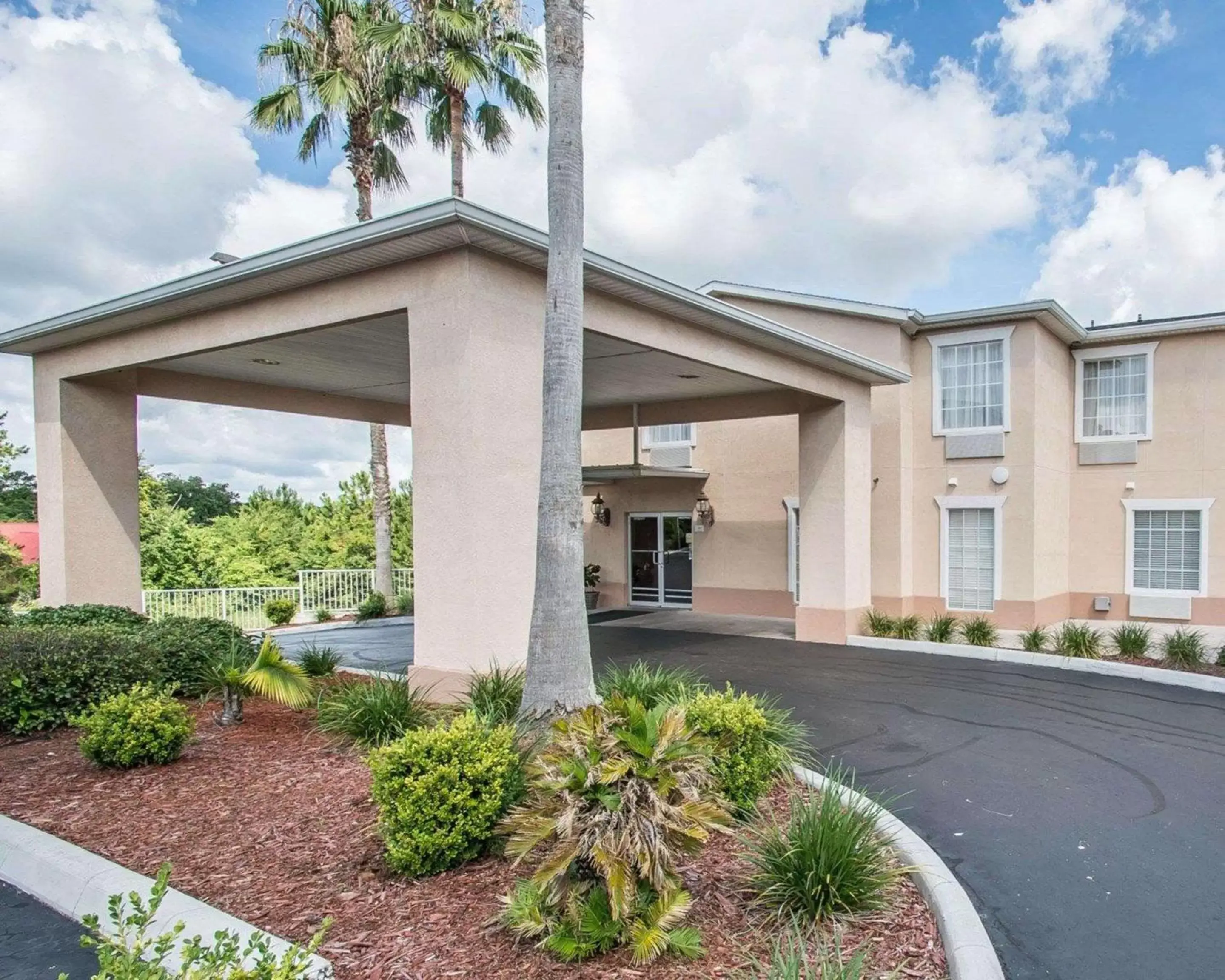 Property building in Quality Inn Gainesville I-75