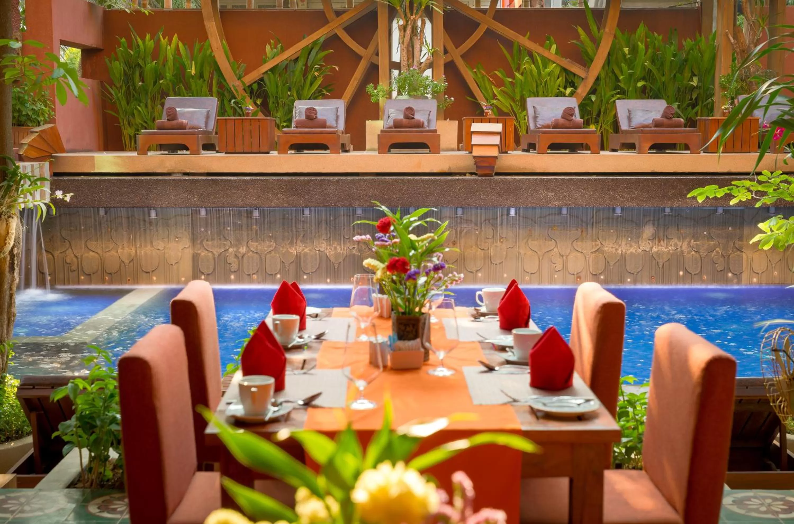 Restaurant/places to eat in Golden Temple Residence