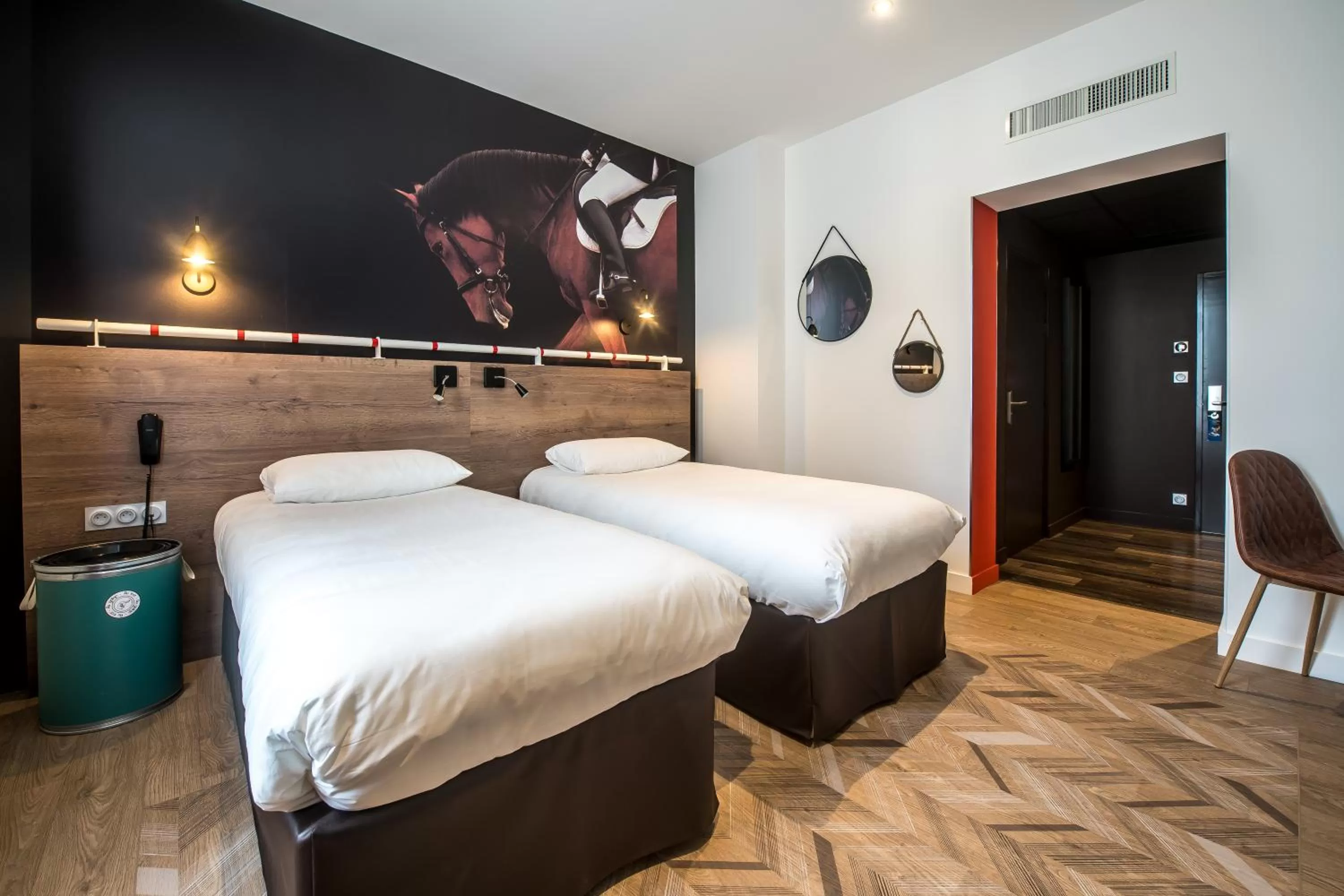 Bedroom, Bed in ibis Styles Saumur Gare Centre