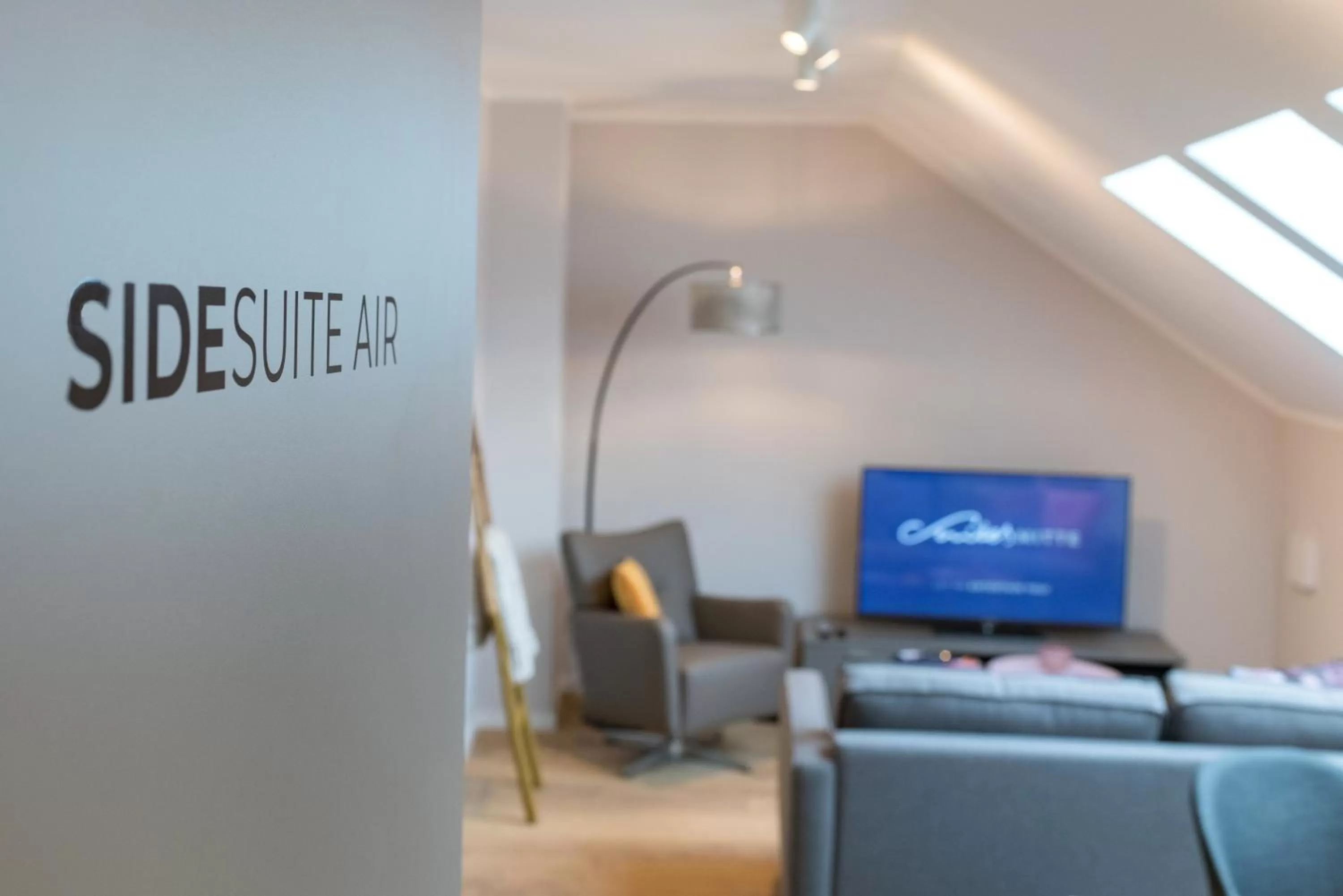 TV and multimedia in Suites MITTE - Aparthotel