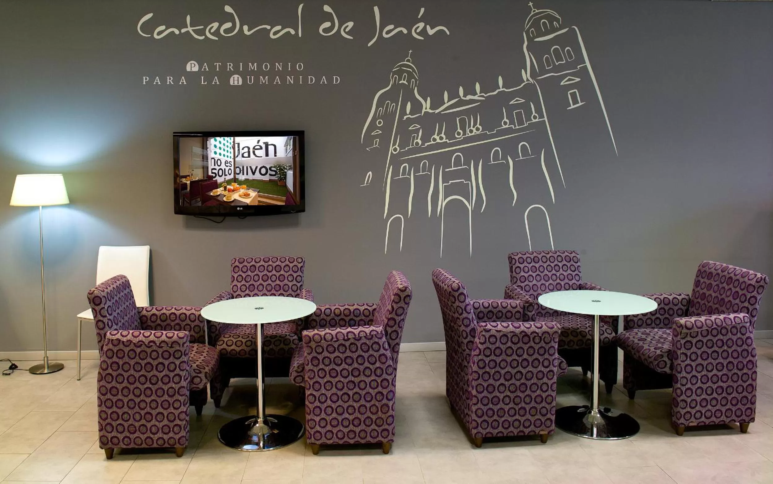 Communal lounge/ TV room in Hotel Europa