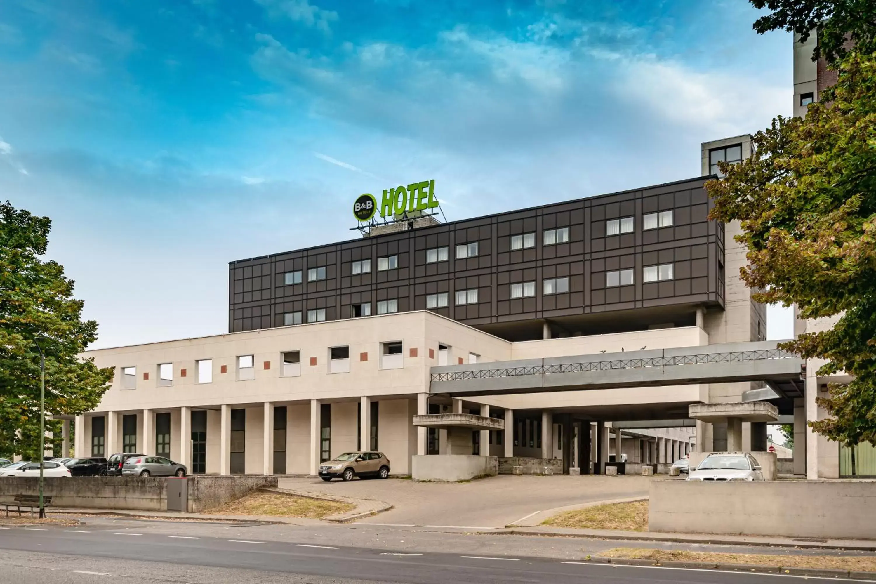 Facade/entrance, Property Building in B&B Hotel Cremona