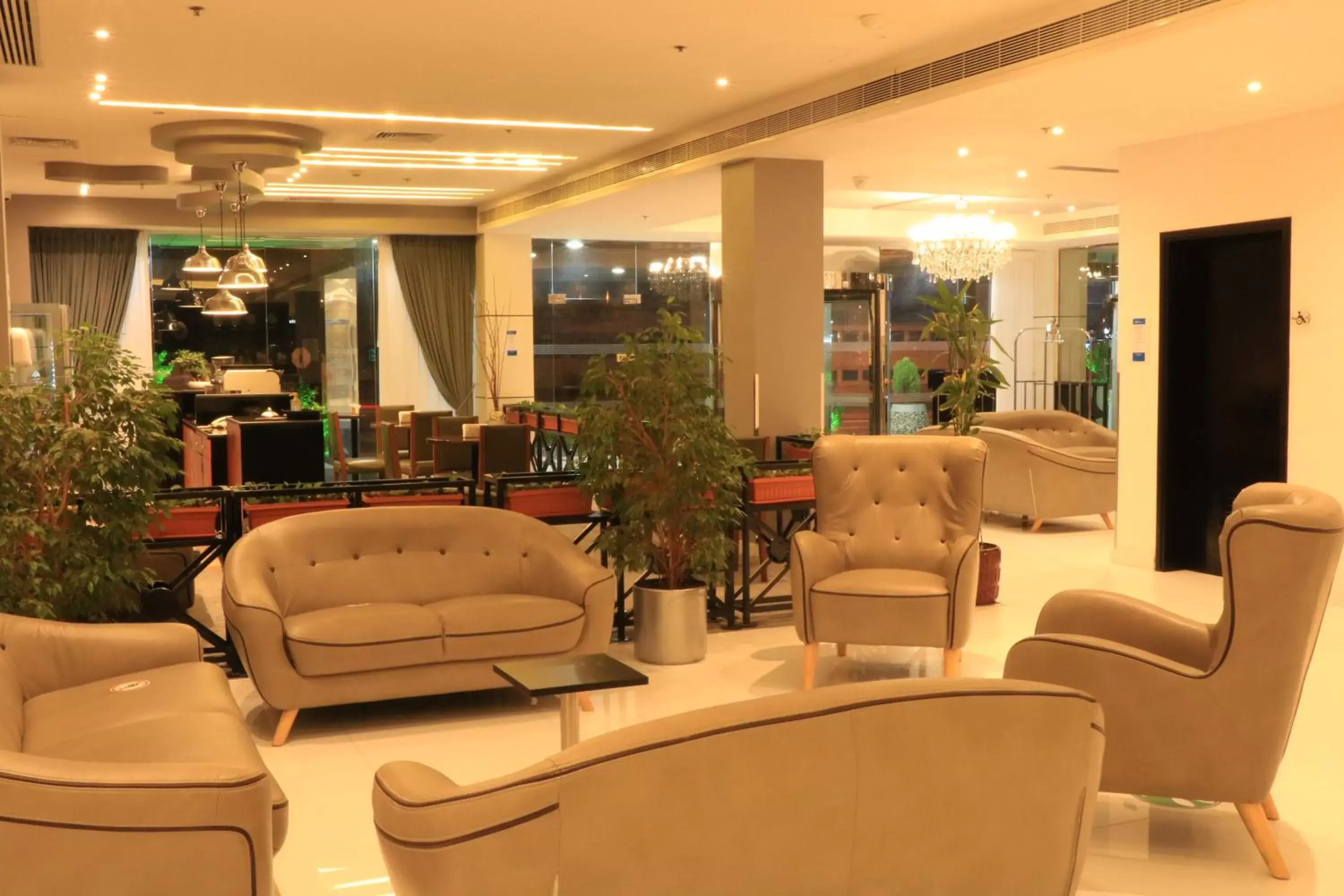 Lobby or reception, Lounge/Bar in Best Western Premier Muscat