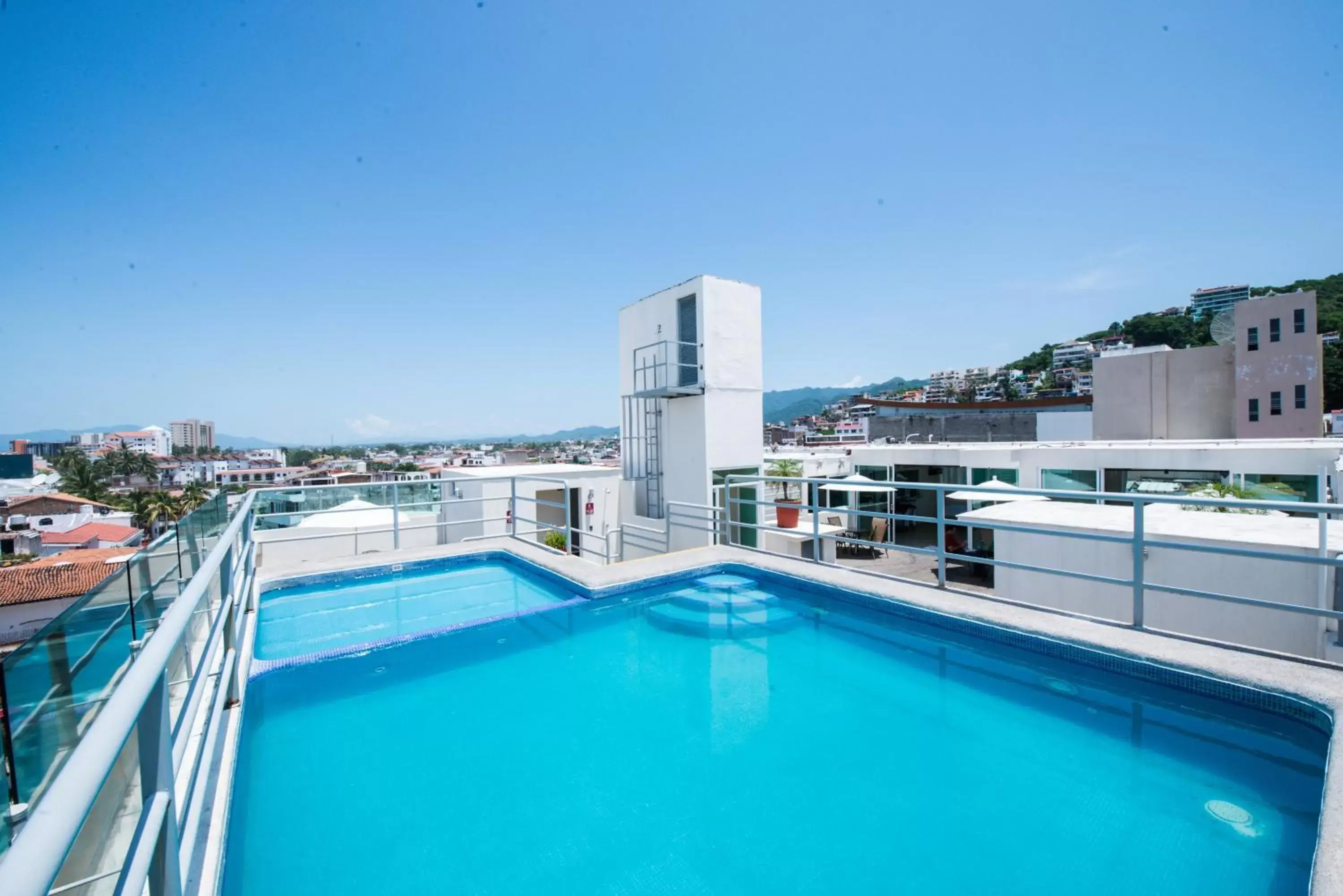 Swimming Pool in Hotel Portonovo Plaza Malecon