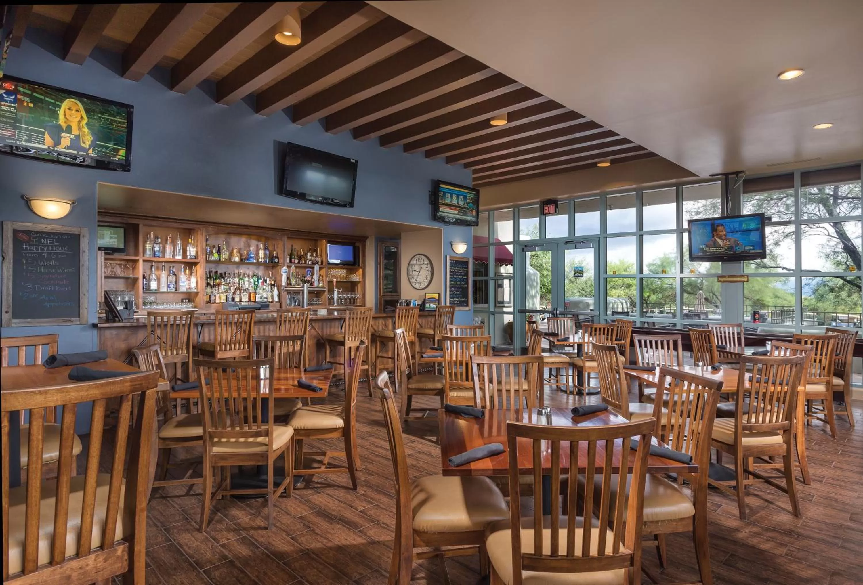 Restaurant/places to eat in Starr Pass Golf Suites