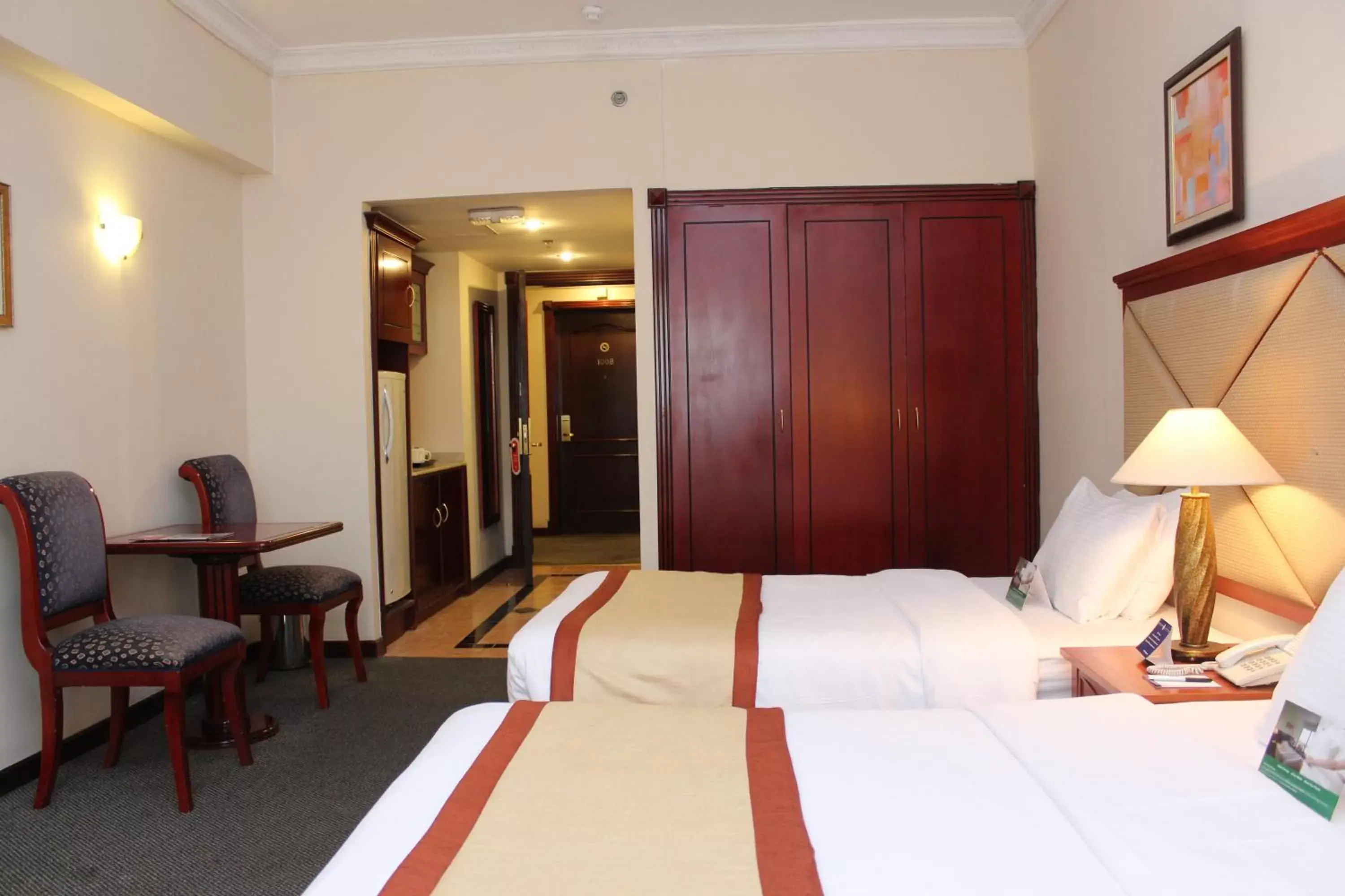 Bedroom in Al Diar Mina Hotel