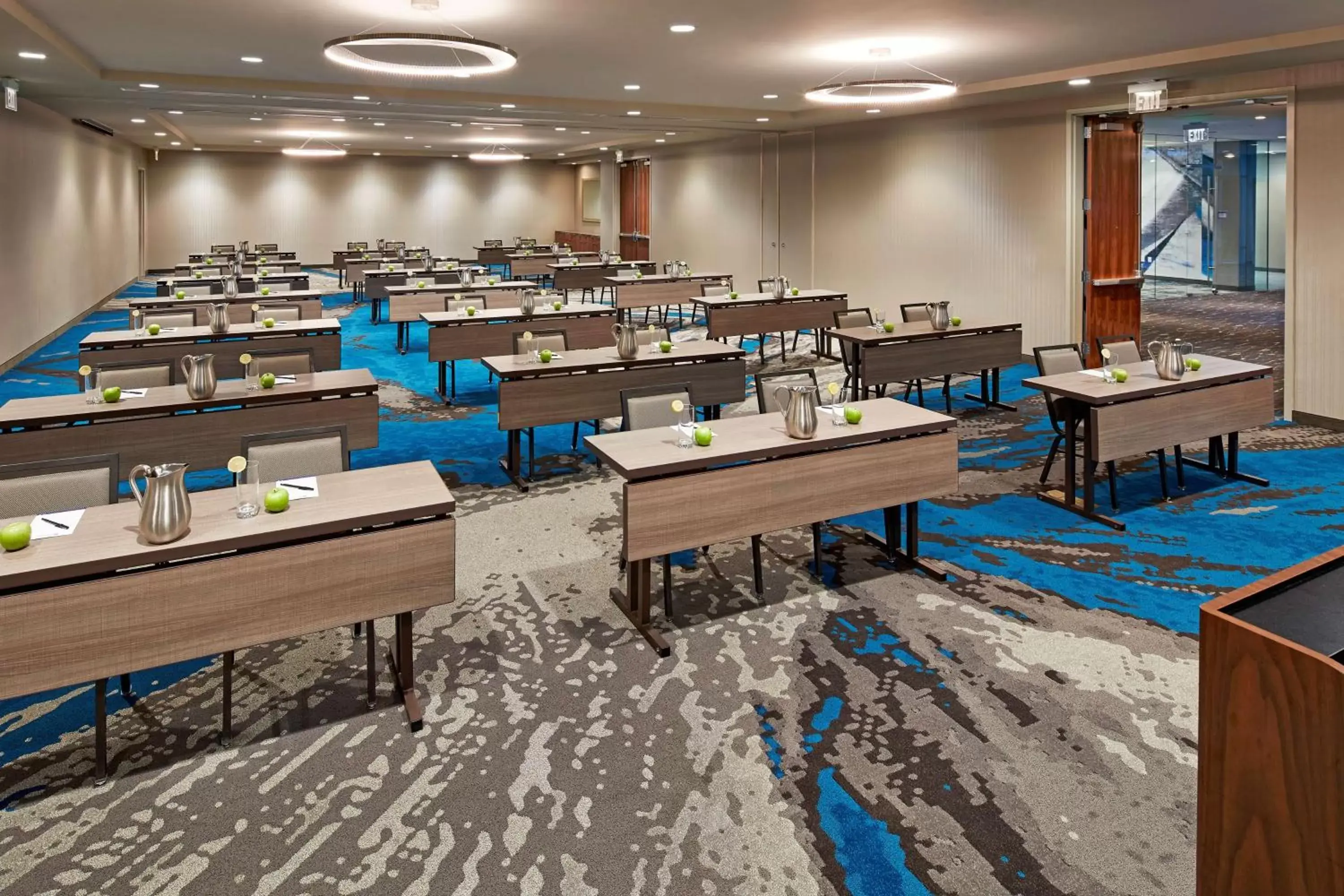 Meeting/conference room, Restaurant/Places to Eat in Homewood Suites by Hilton San Diego Downtown/Bayside