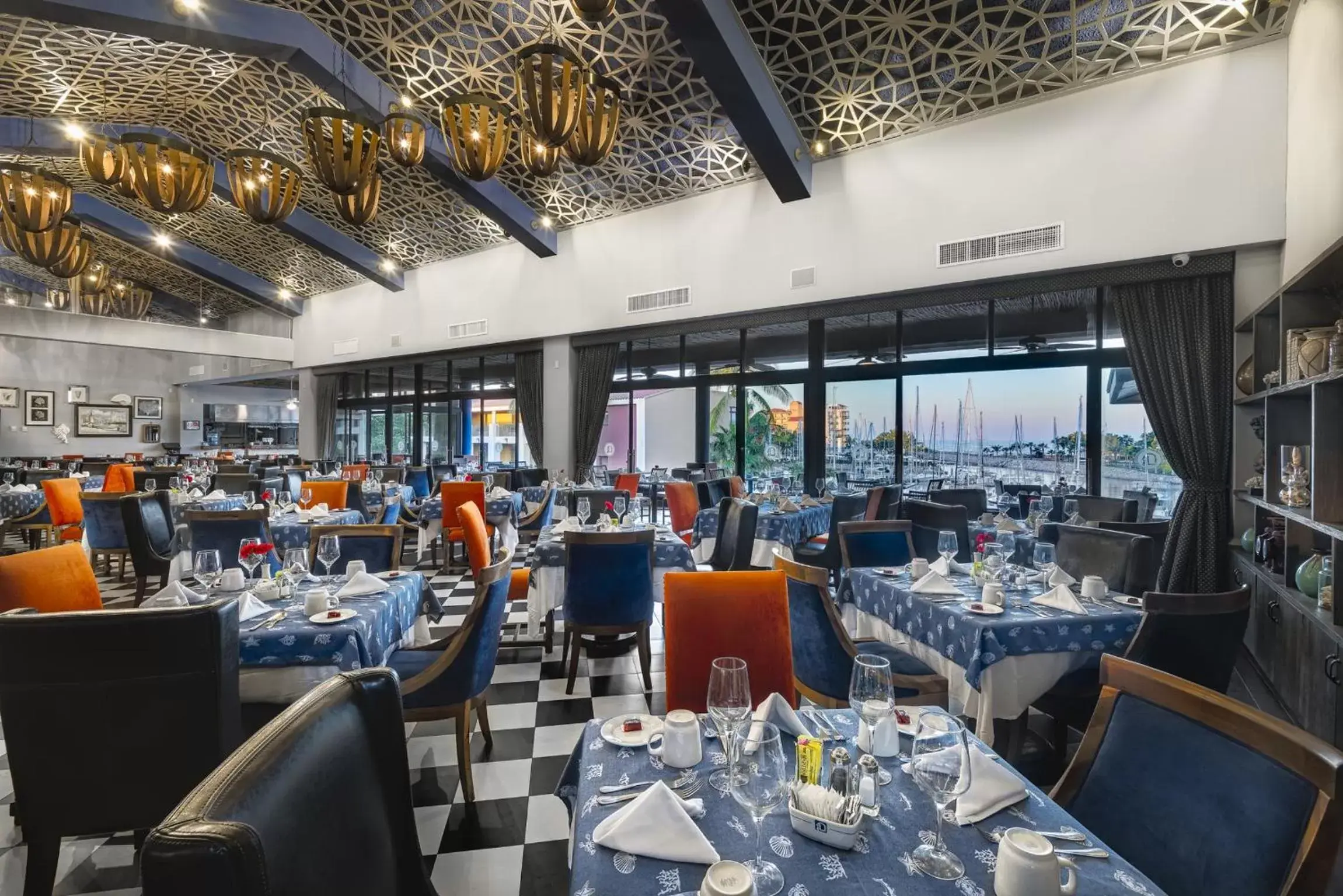 Restaurant/Places to Eat in El Cid Marina Beach Hotel