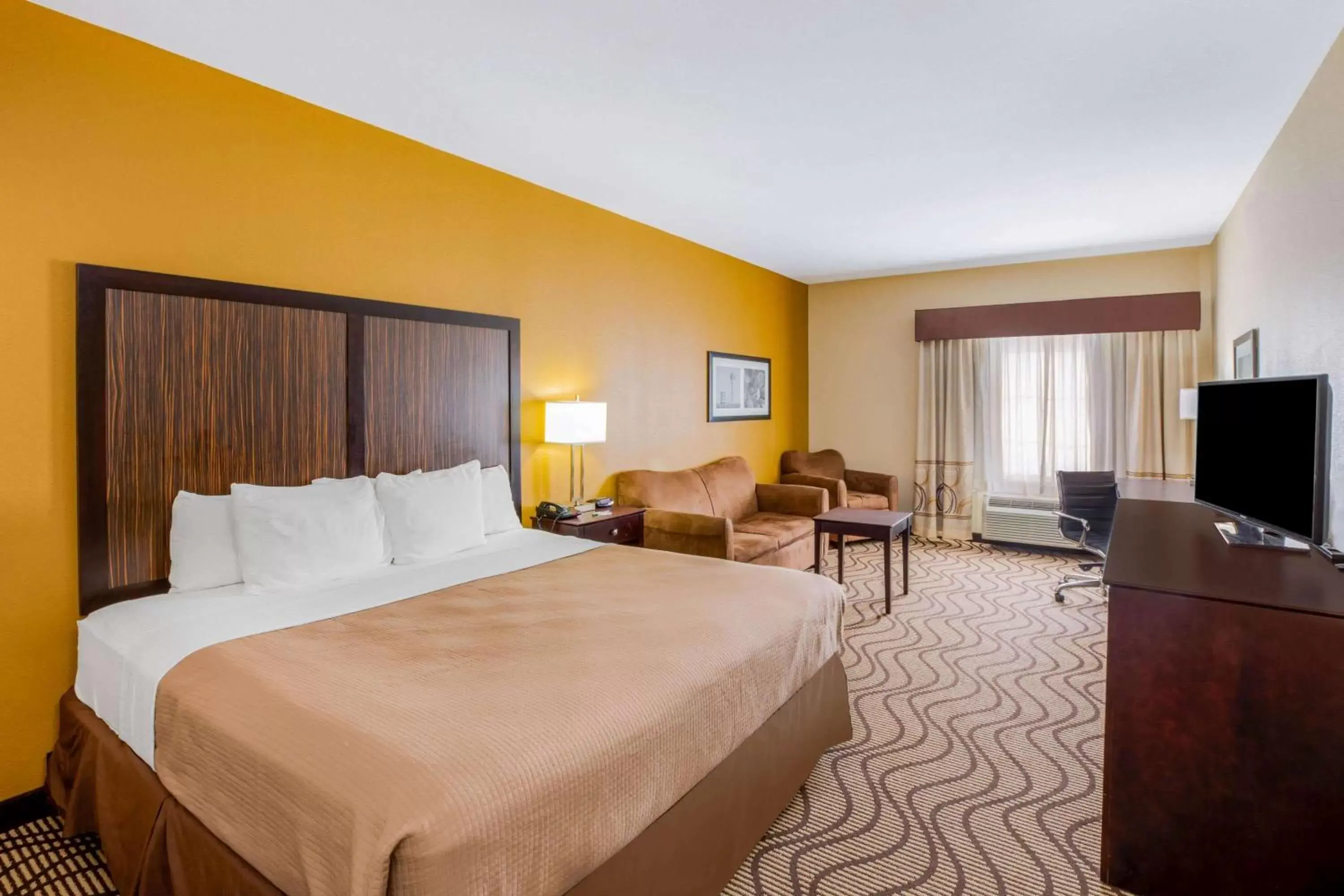 Photo of the whole room in La Quinta by Wyndham Floresville Photo of the whole room in La Quinta by Wyndham Floresville