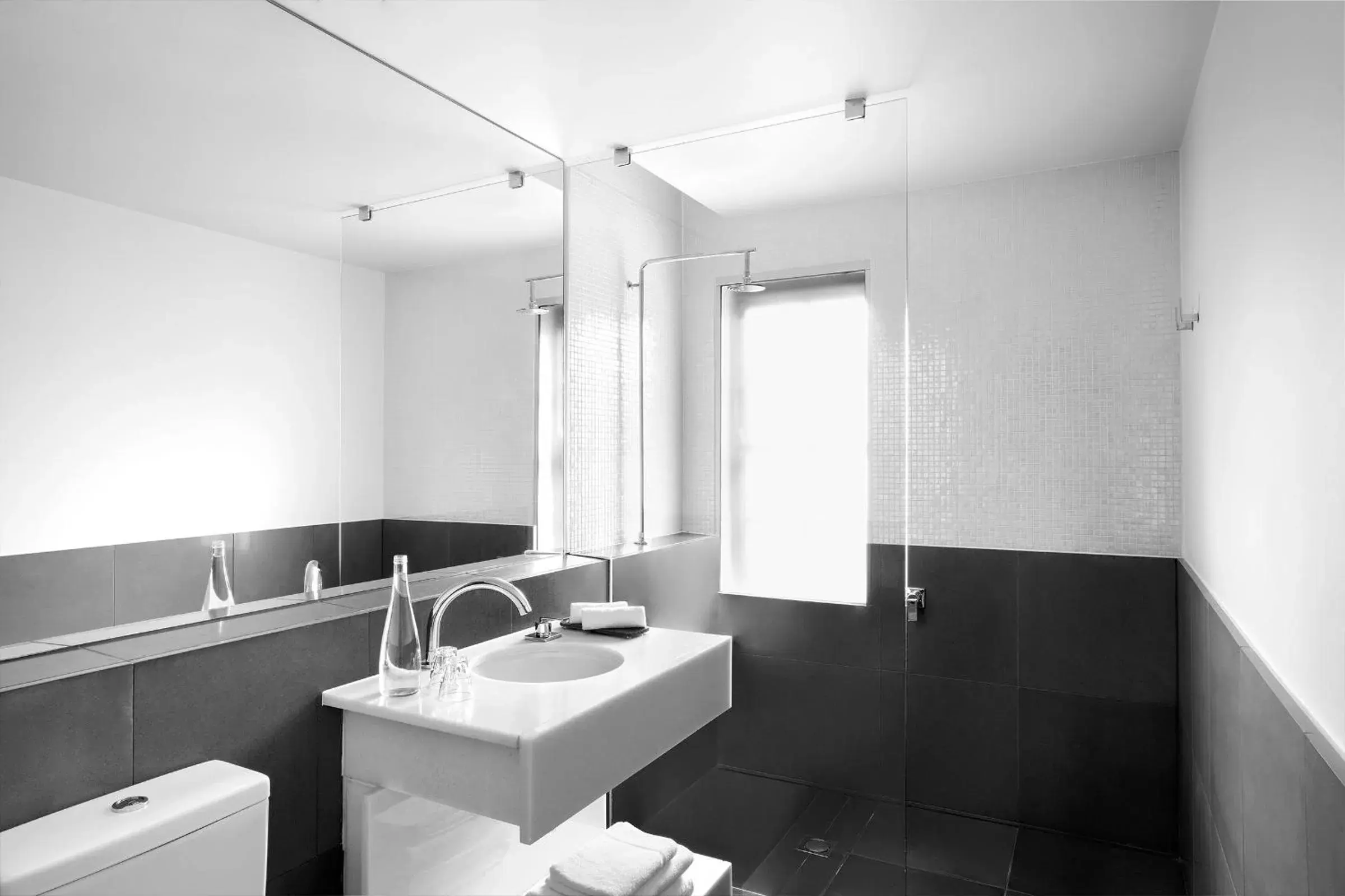 Bathroom in Peppers Gallery Hotel