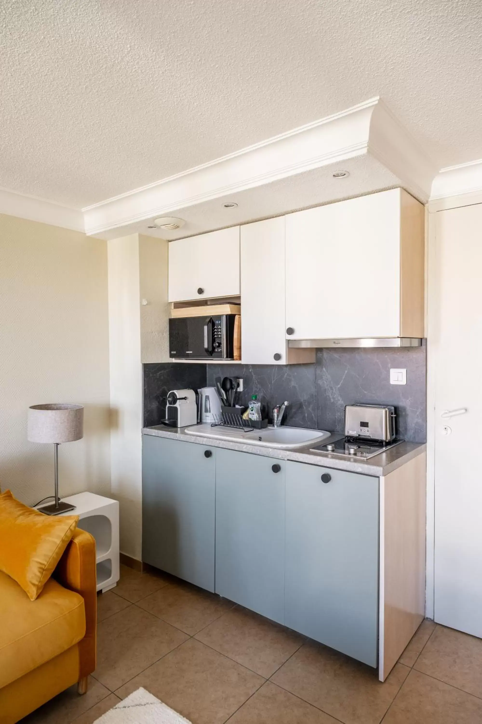 Kitchen/Kitchenette in Résidence Chateau d'Acotz - Avec piscine à 600m des plages à Saint-Jean-de-Luz