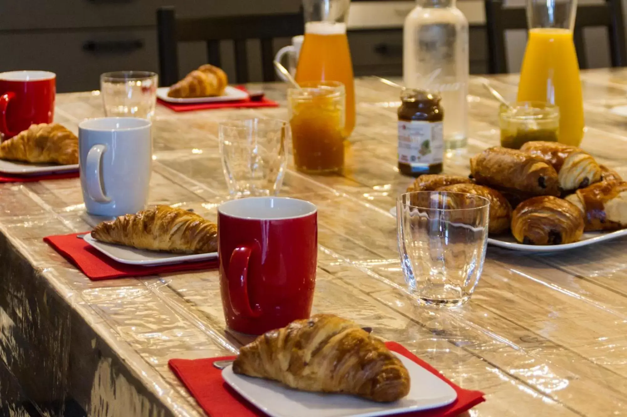 Food, Breakfast in Le Puy Carmin - Chambre d'hôtes avec jacuzzi
