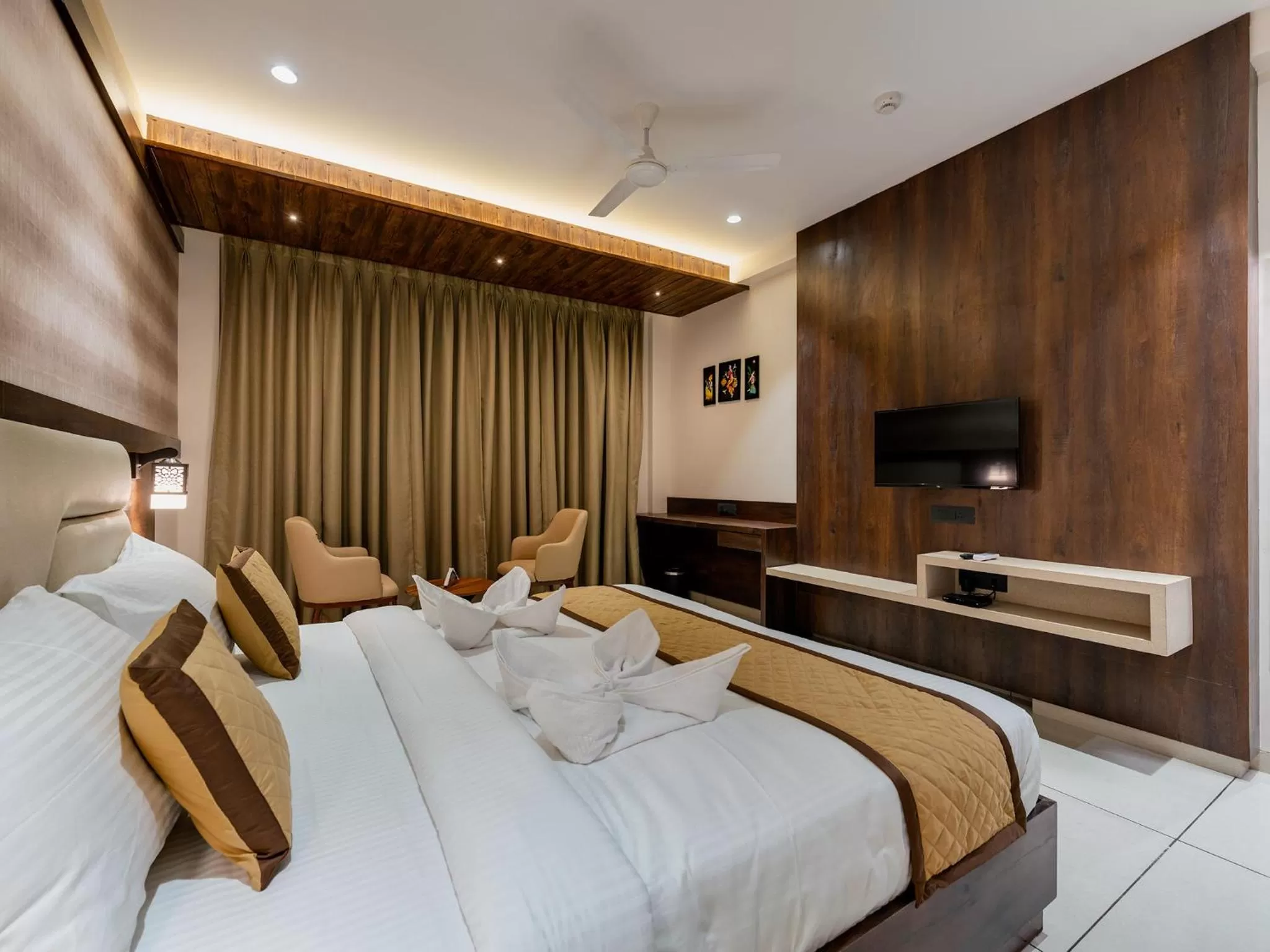 Bed in Golden Leaf Resort
