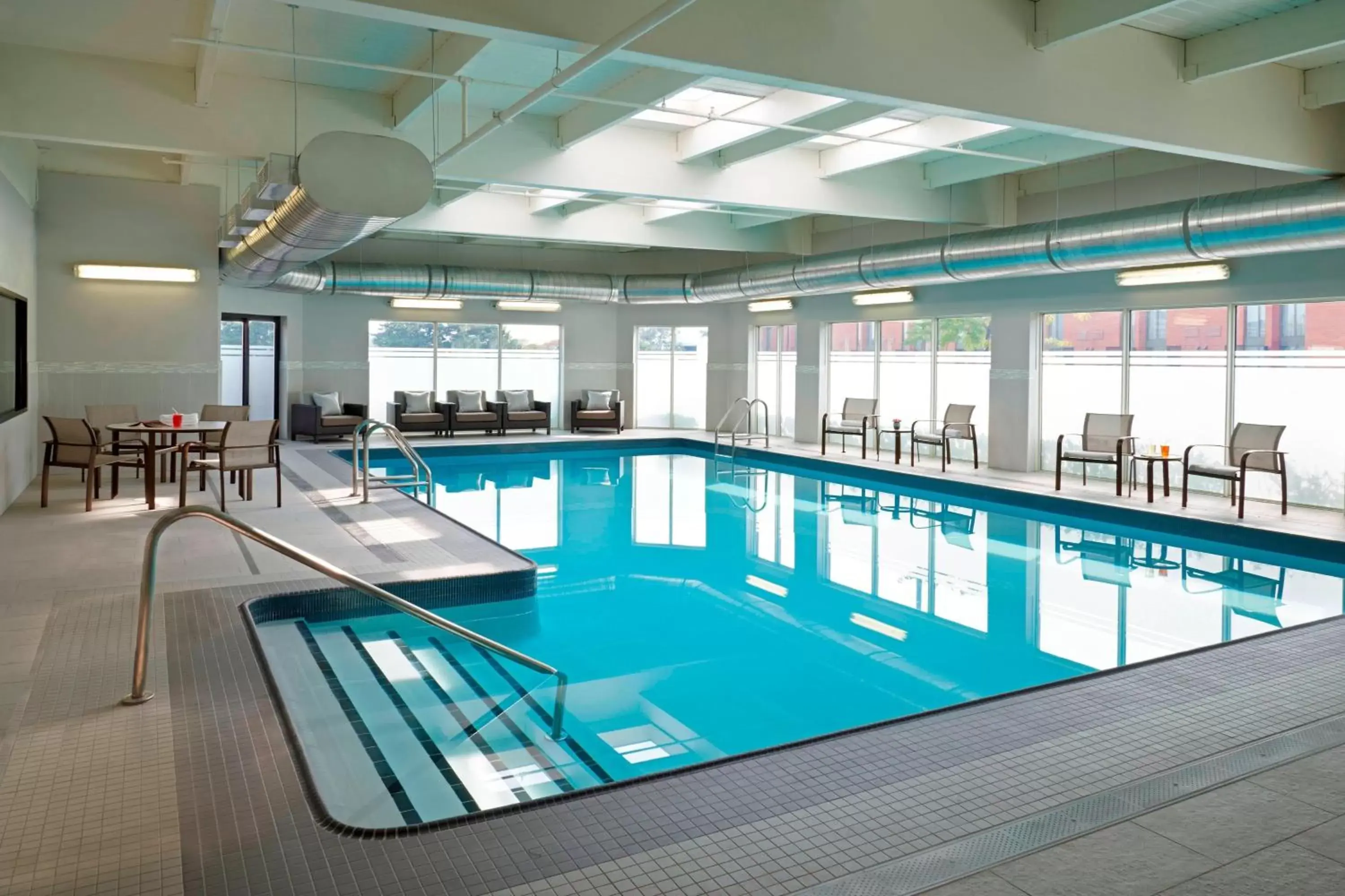 Swimming Pool in Courtyard by Marriott Toronto Airport