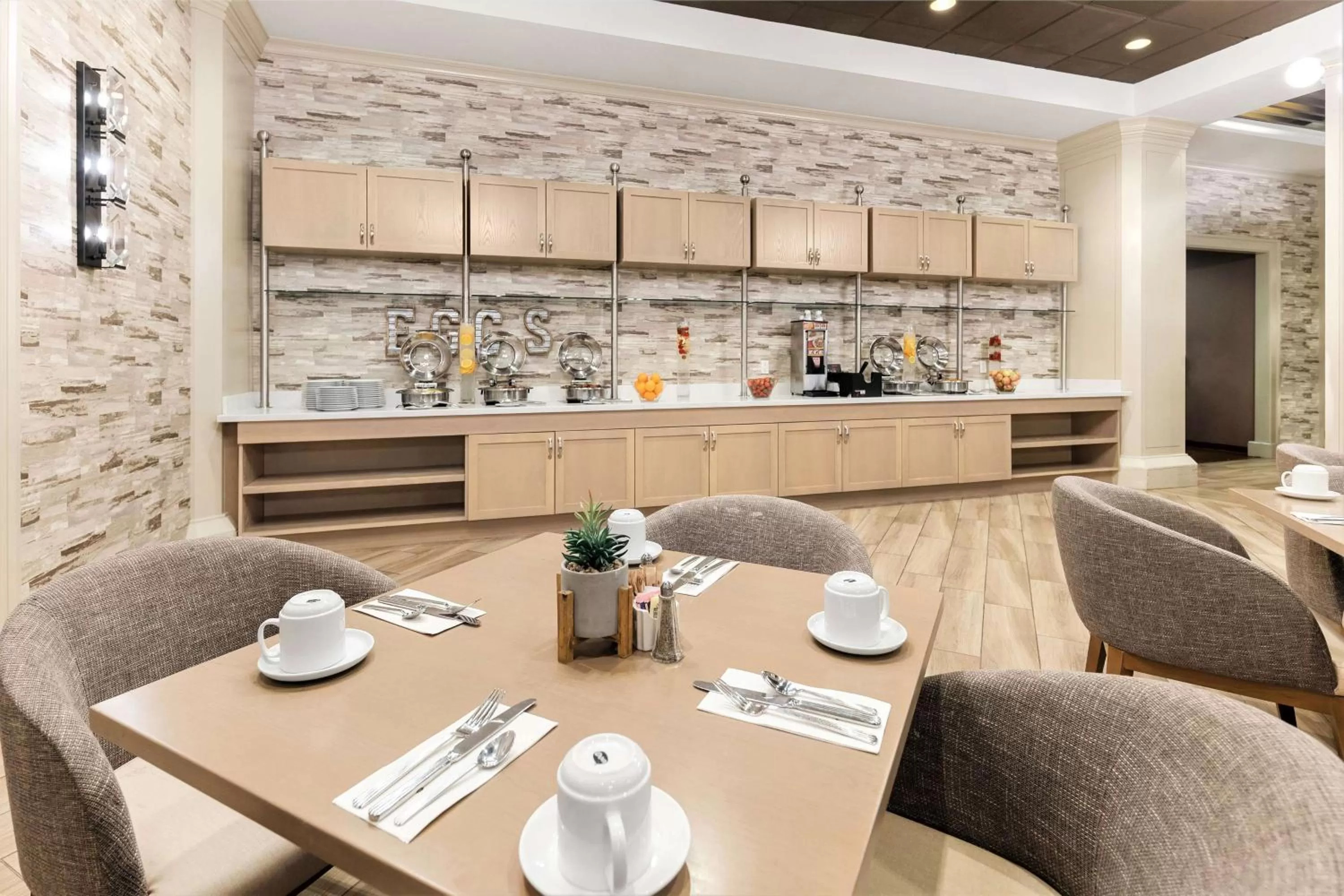 Breakfast in DoubleTree by Hilton San Diego-Mission Valley