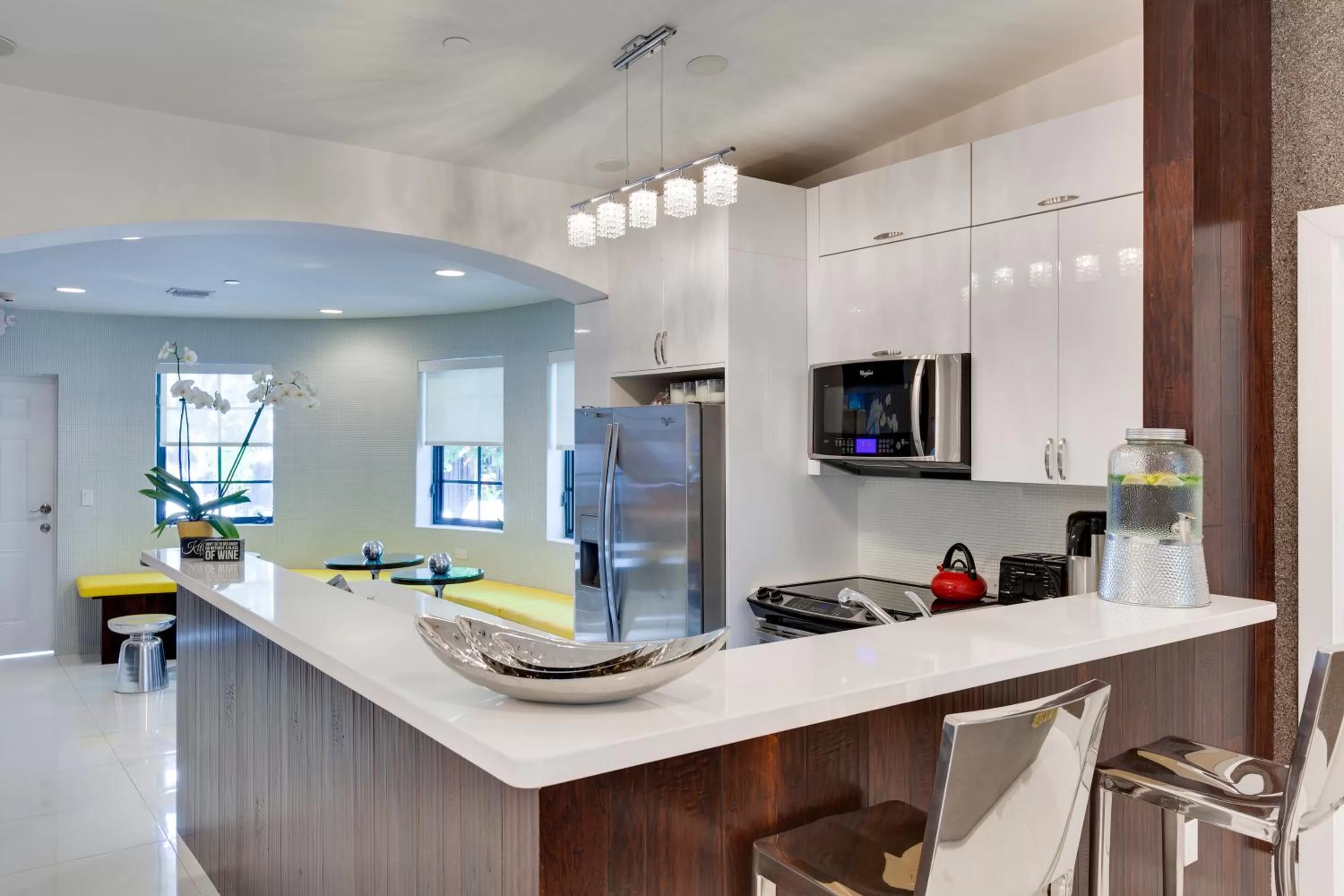 Restaurant/places to eat in Bars B&B South Beach Hotel