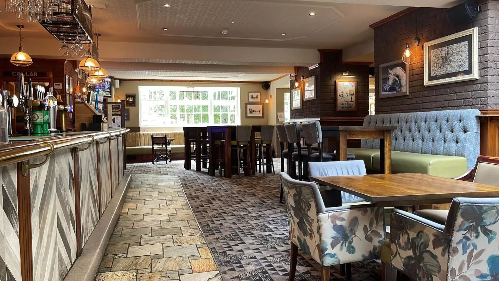 Lounge or bar, Restaurant/Places to Eat in The Grey Horse