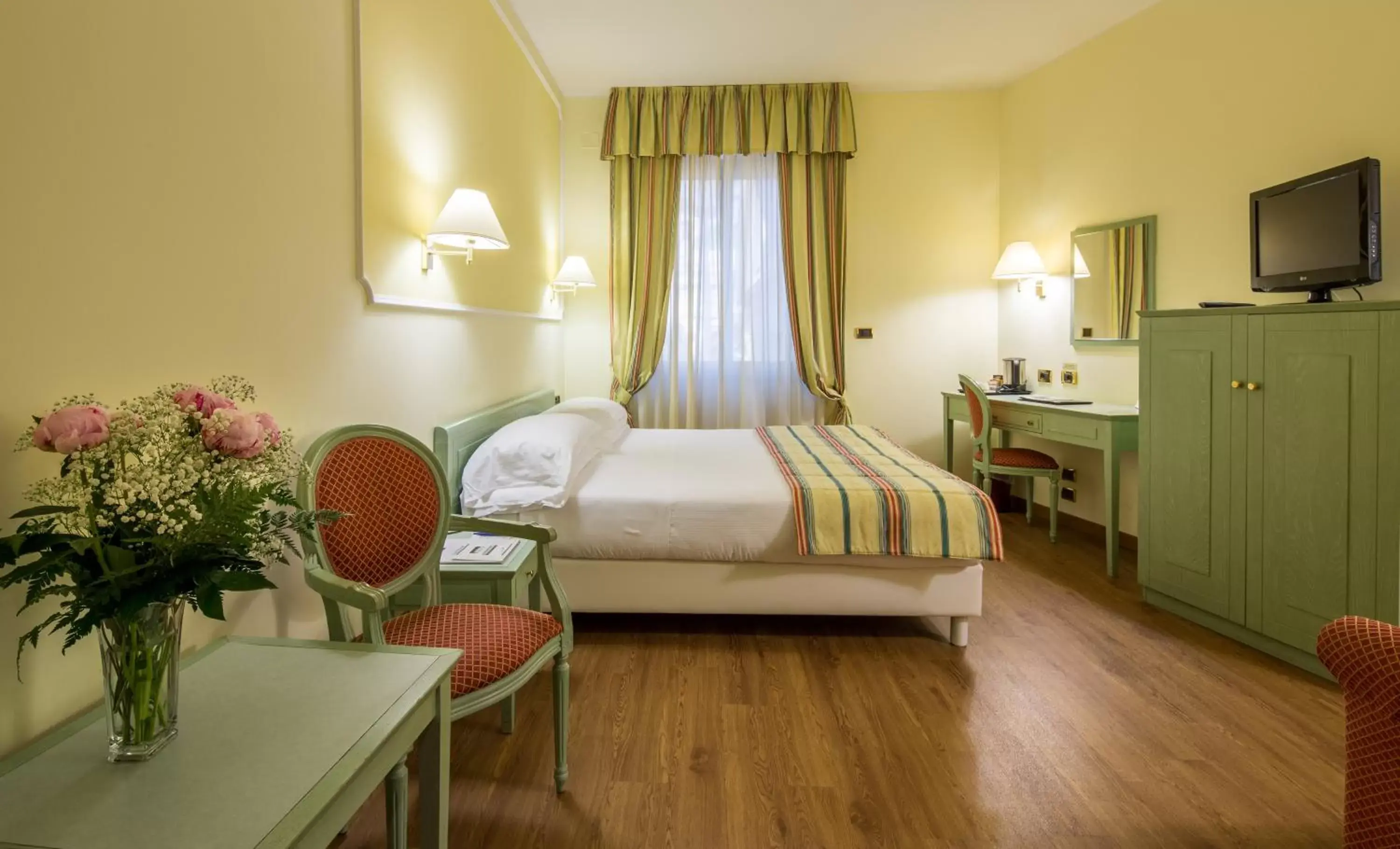 Photo of the whole room, Bed in Best Western Hotel Nazionale