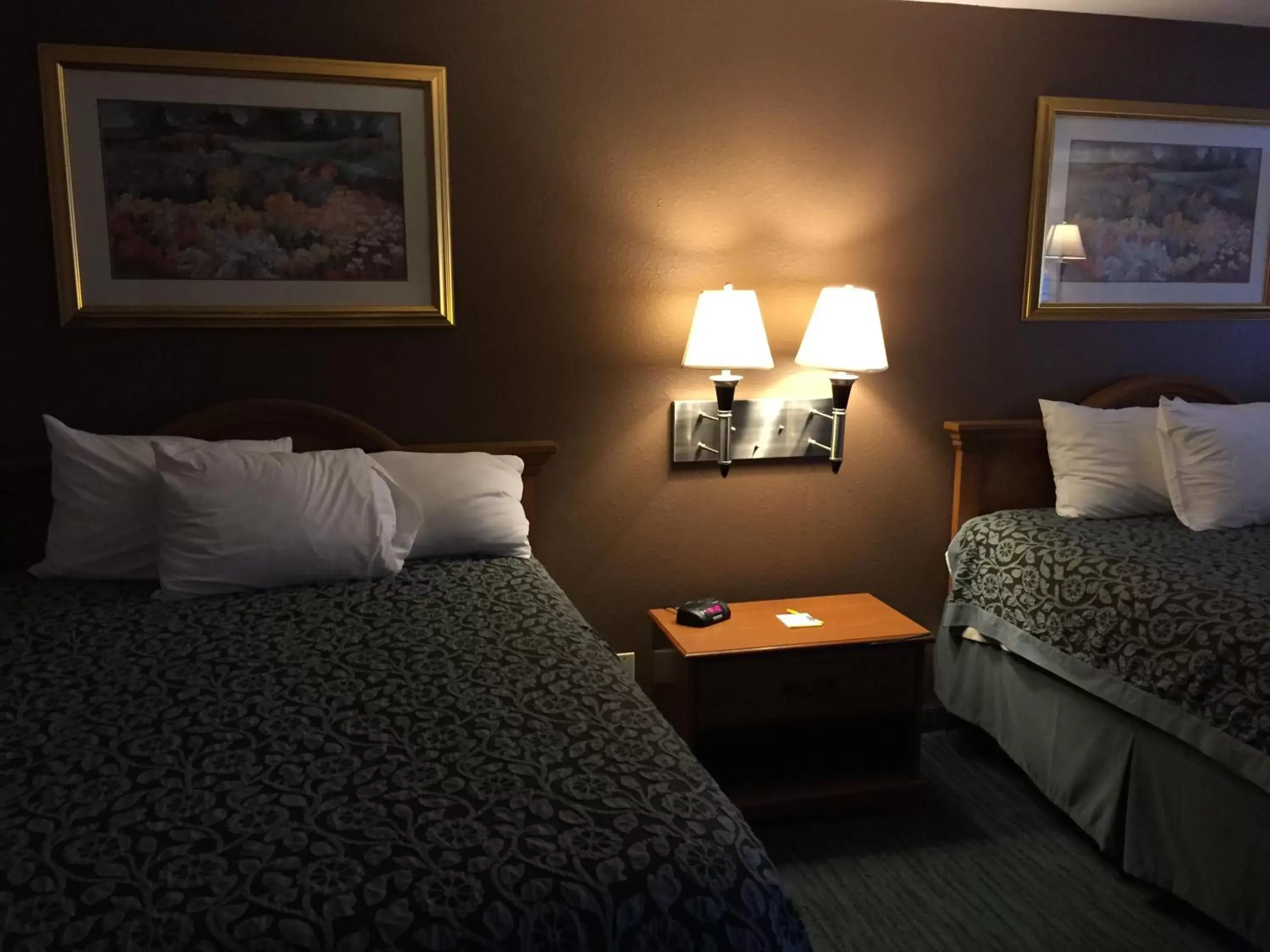 Queen Room with Two Queen Beds - Non-Smoking in Days Inn by Wyndham New Braunfels