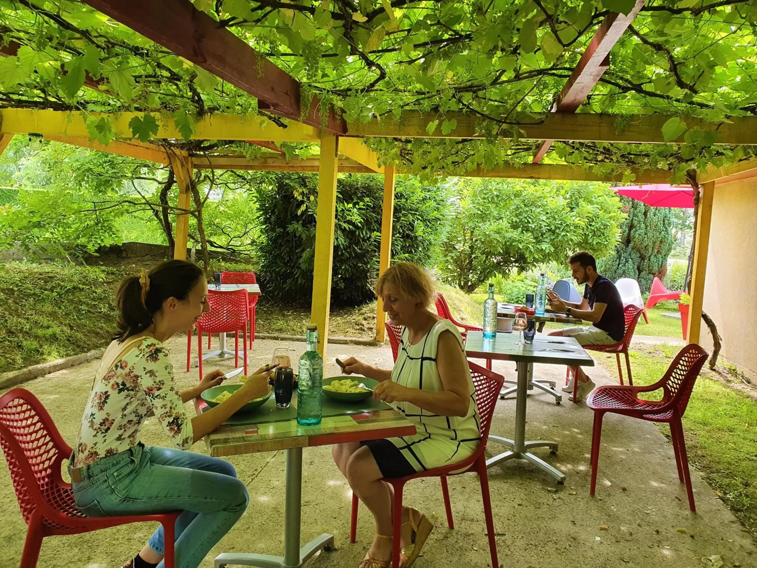 Patio in Hotel Bonanite