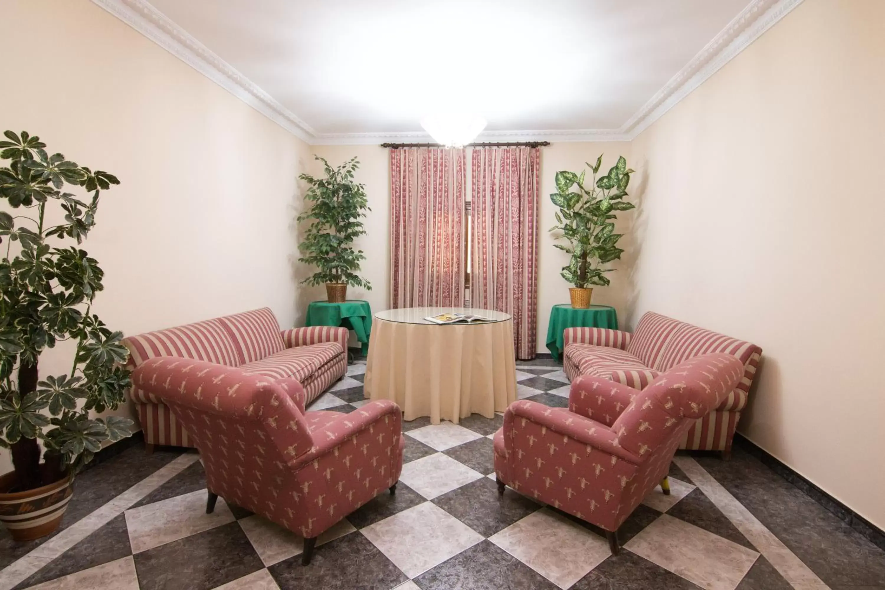 Living room, Seating Area in Hostal Santa Ana