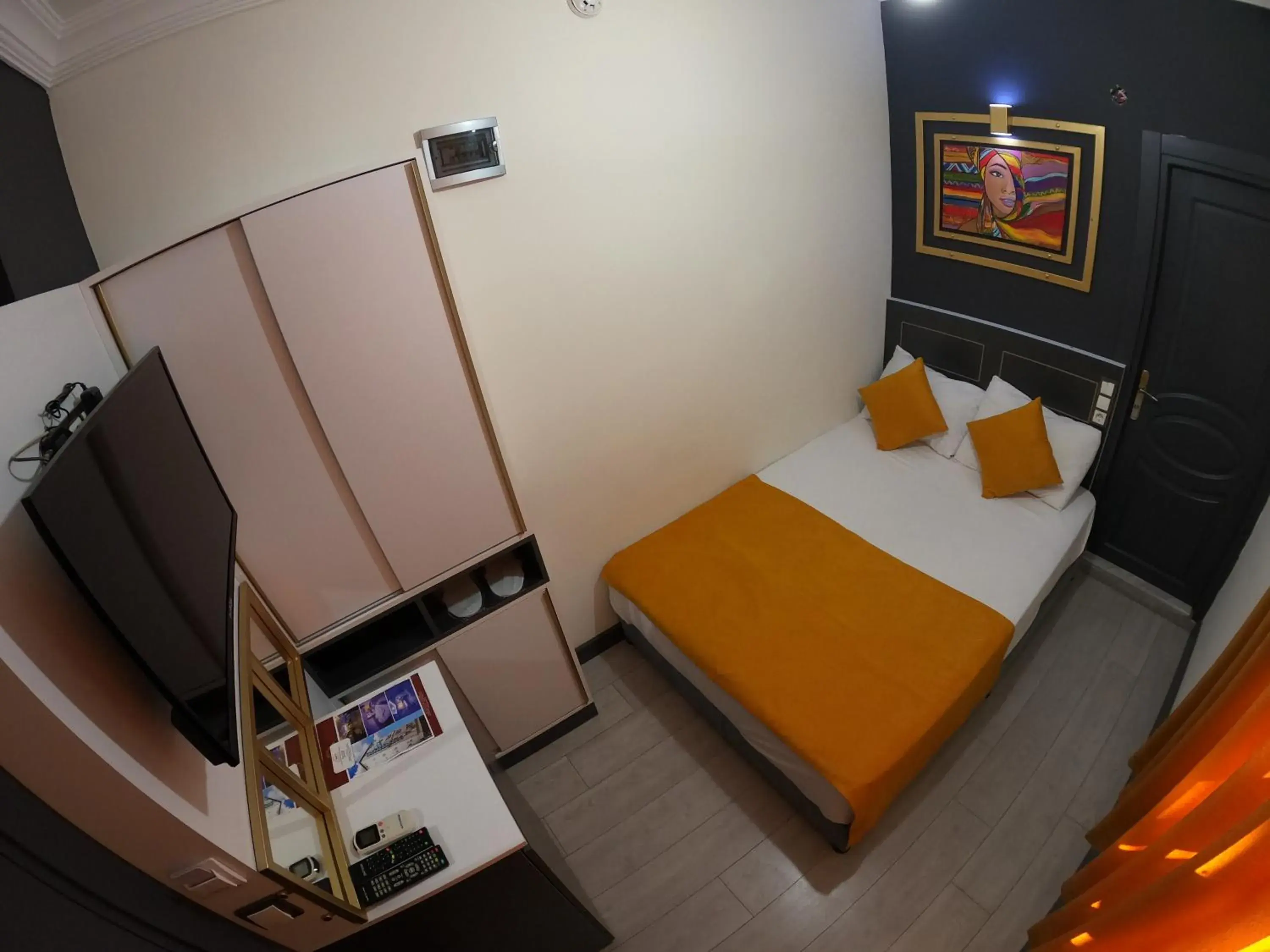 Photo of the whole room, Bed in Exporoyal Hotel