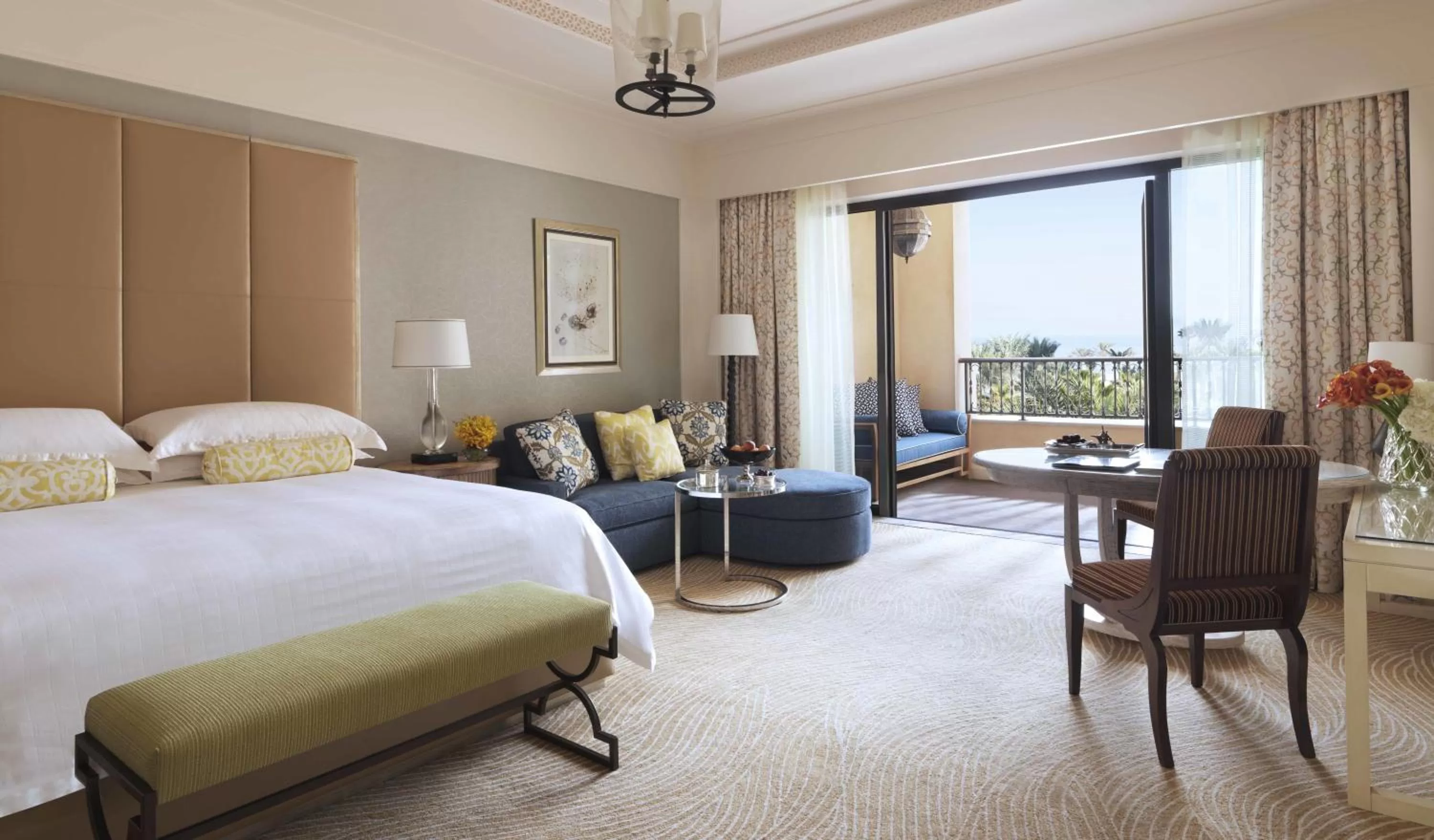 Bedroom, Bed in Four Seasons Resort Dubai at Jumeirah Beach