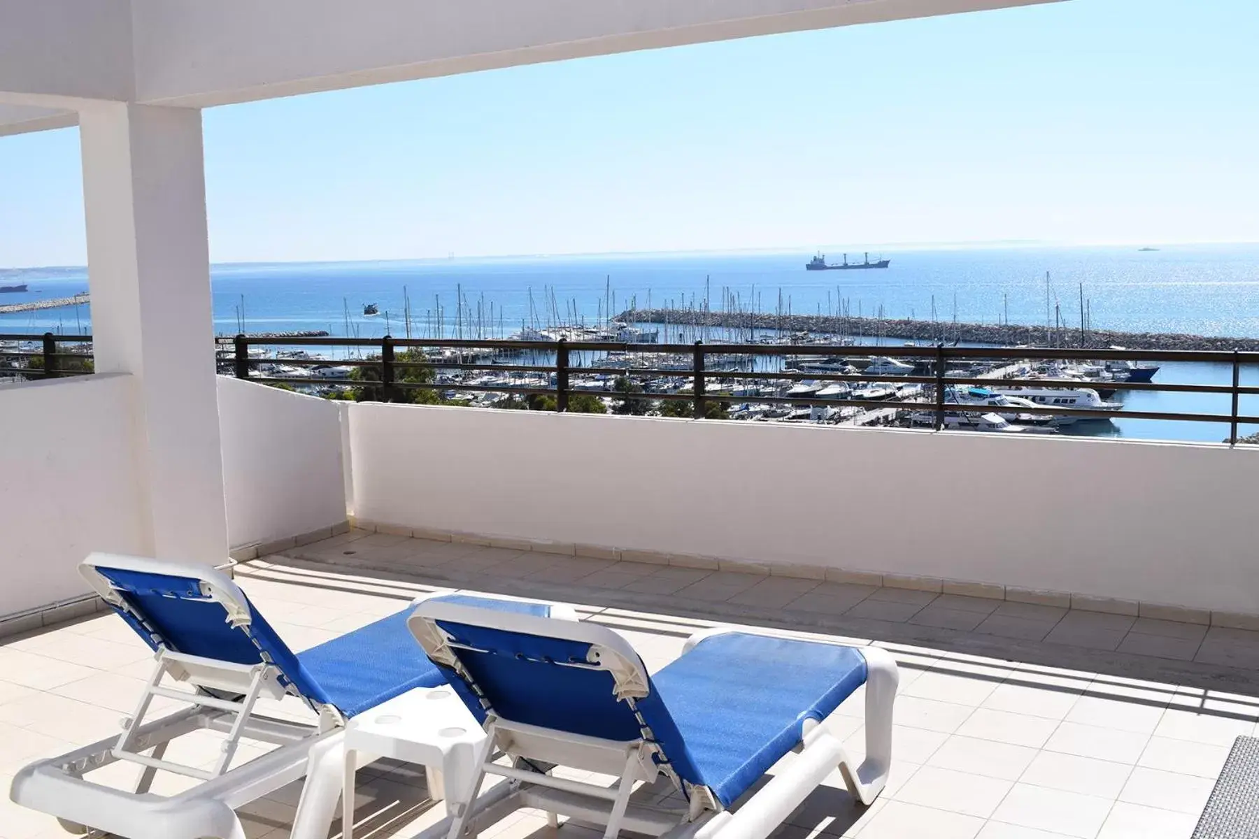 Balcony/Terrace in Sun Hall Beach Hotel Apartments