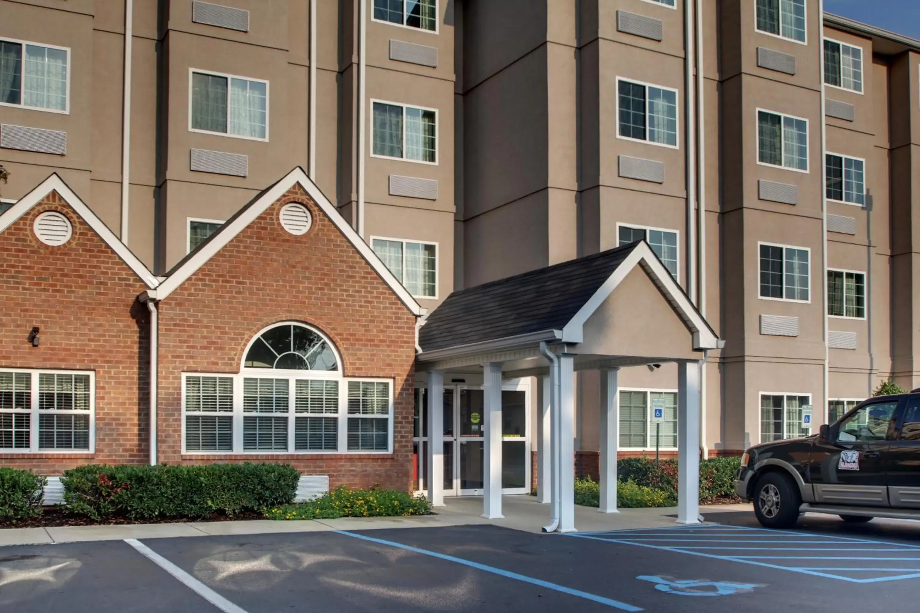 Facade/entrance, Property Building in Microtel Inn & Suites by Wyndham Tuscaloosa
