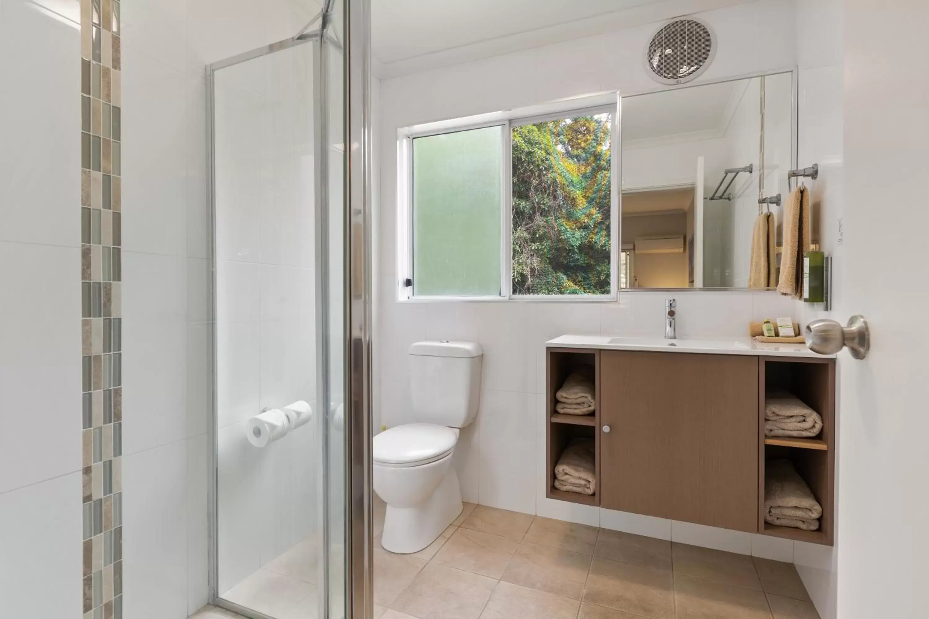 Bathroom in Tathra Beach House Holiday Apartments