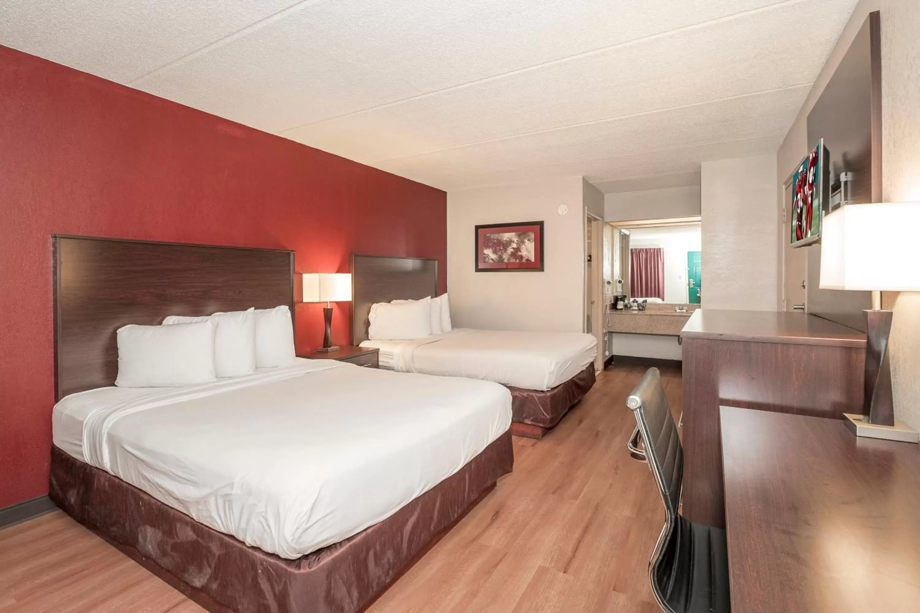 Photo of the whole room in Red Roof Inn Mobile North – Saraland