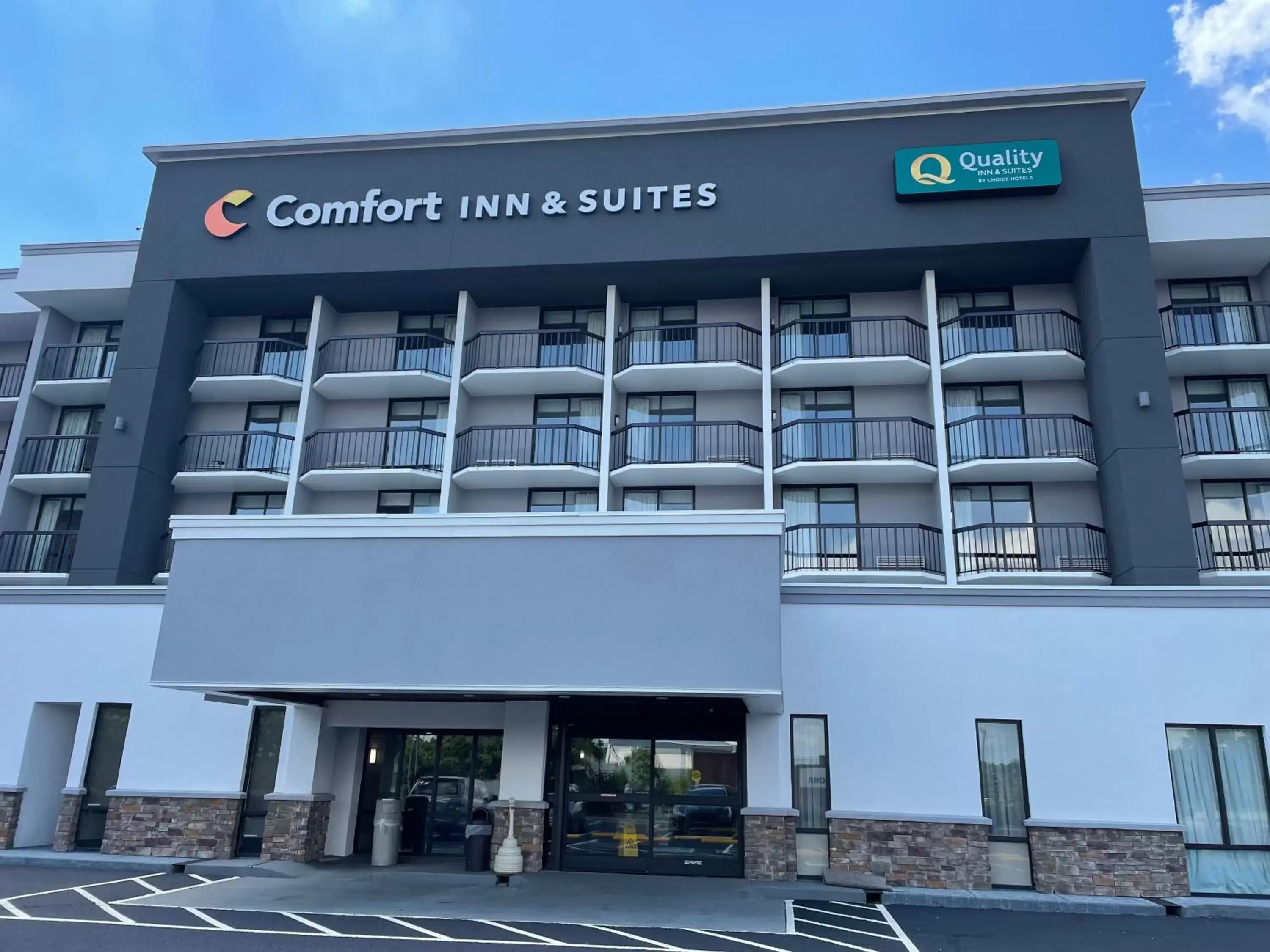 Property Building in Comfort Inn & Suites Spring Lake - Fayetteville Near Fort Liberty