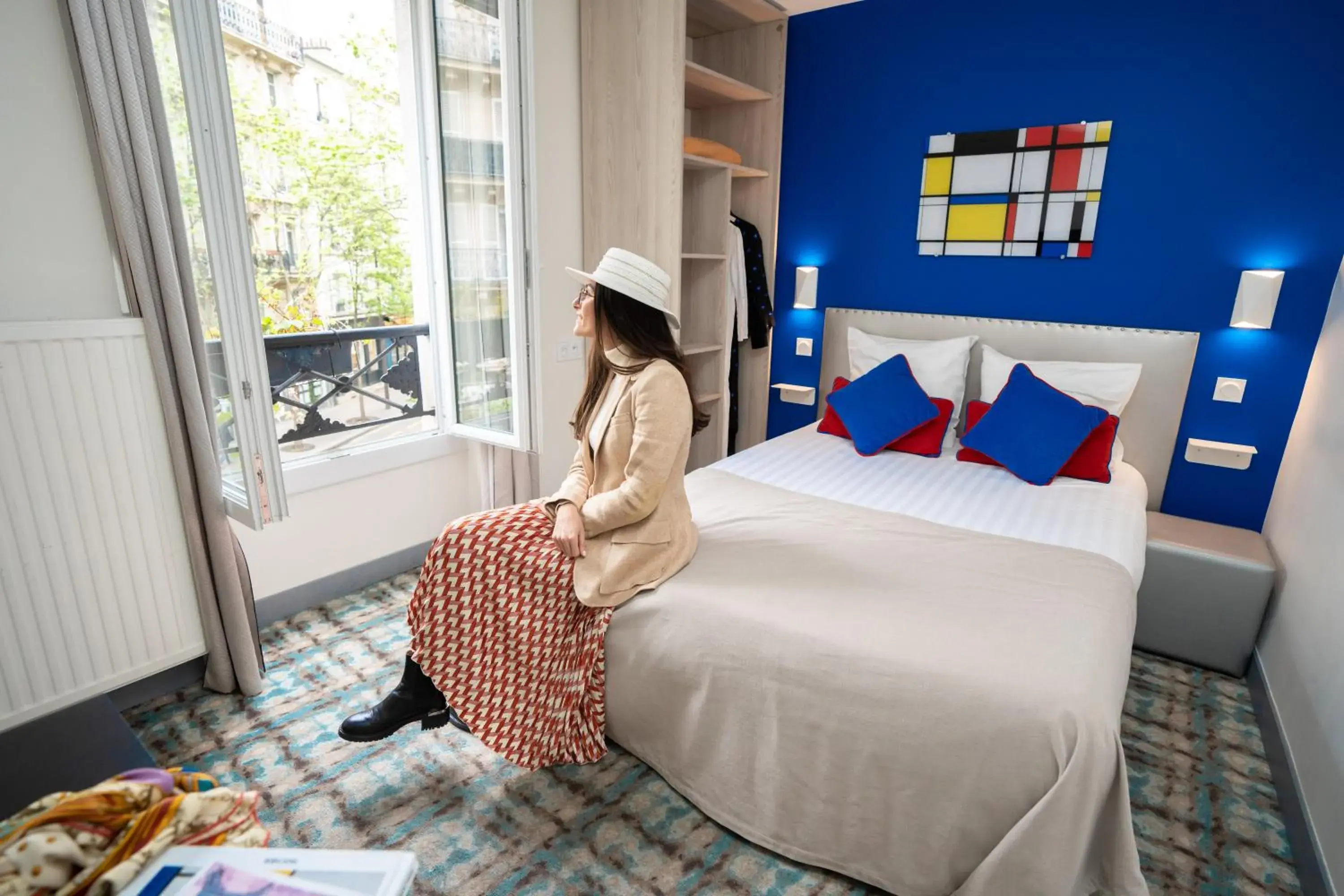 Bedroom in Hotel Du Mont Dore Batignolles