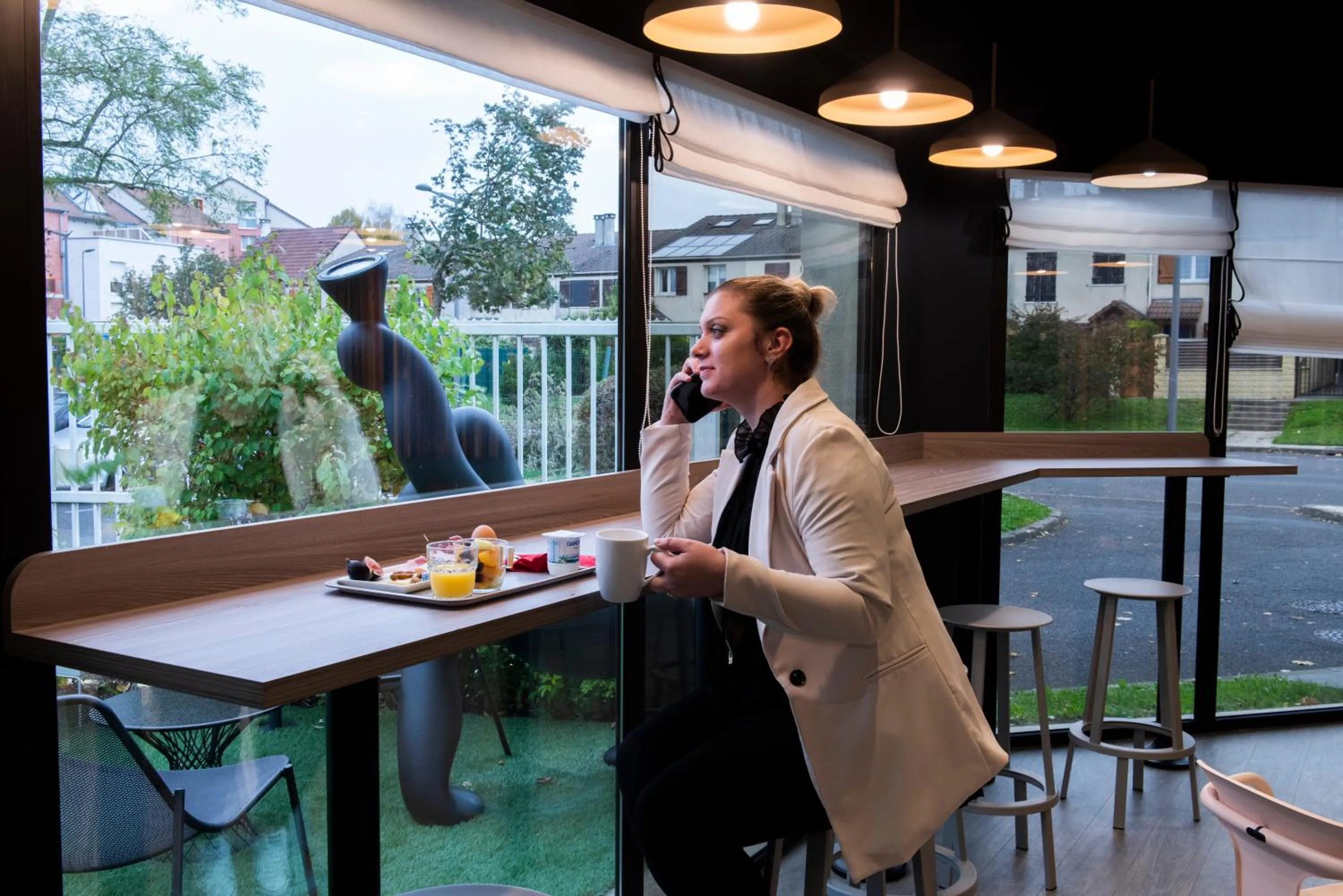 People in ibis Cergy Pontoise Le Port