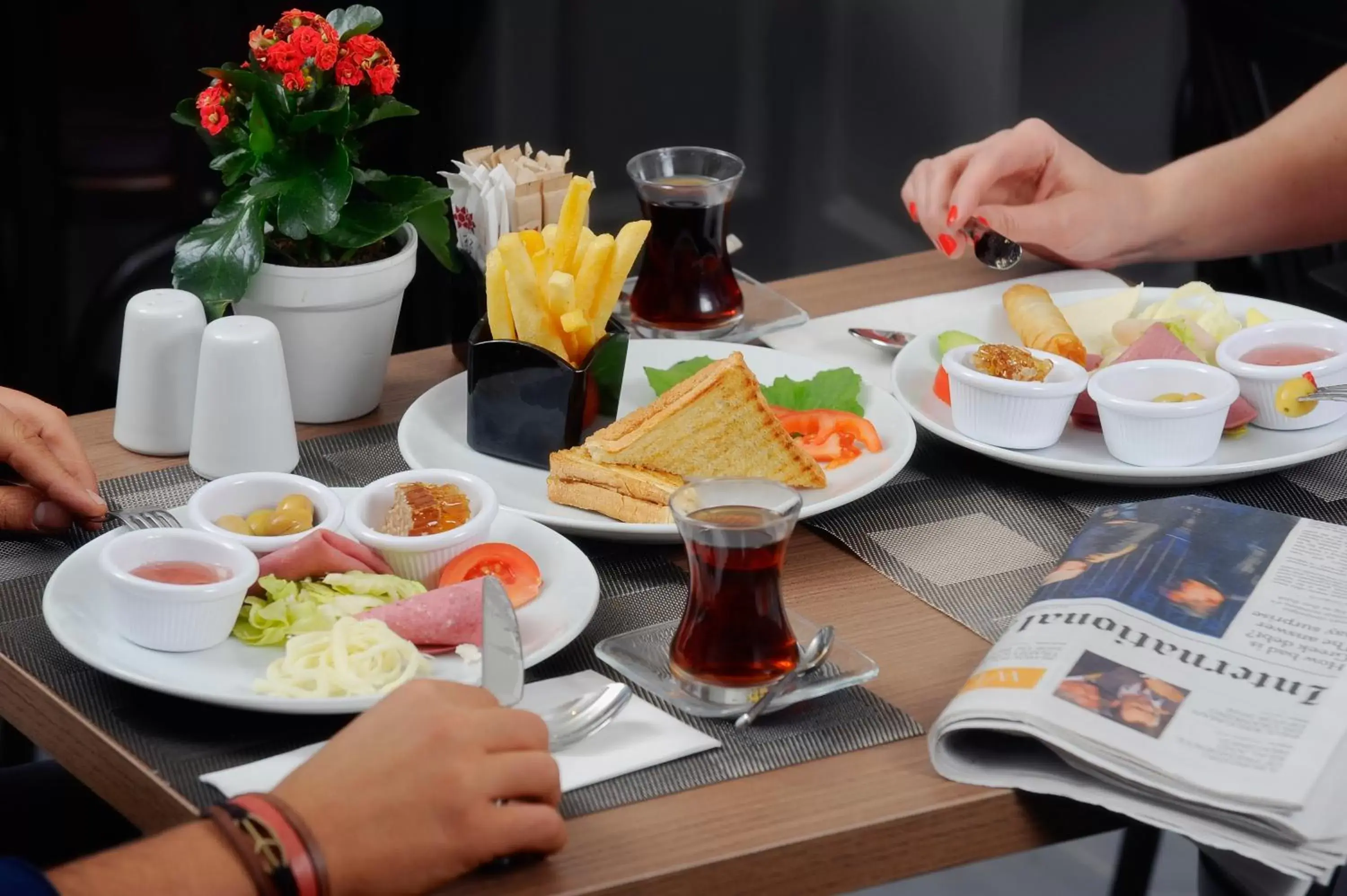 Food and drinks in Meroddi Bagdatliyan Hotel